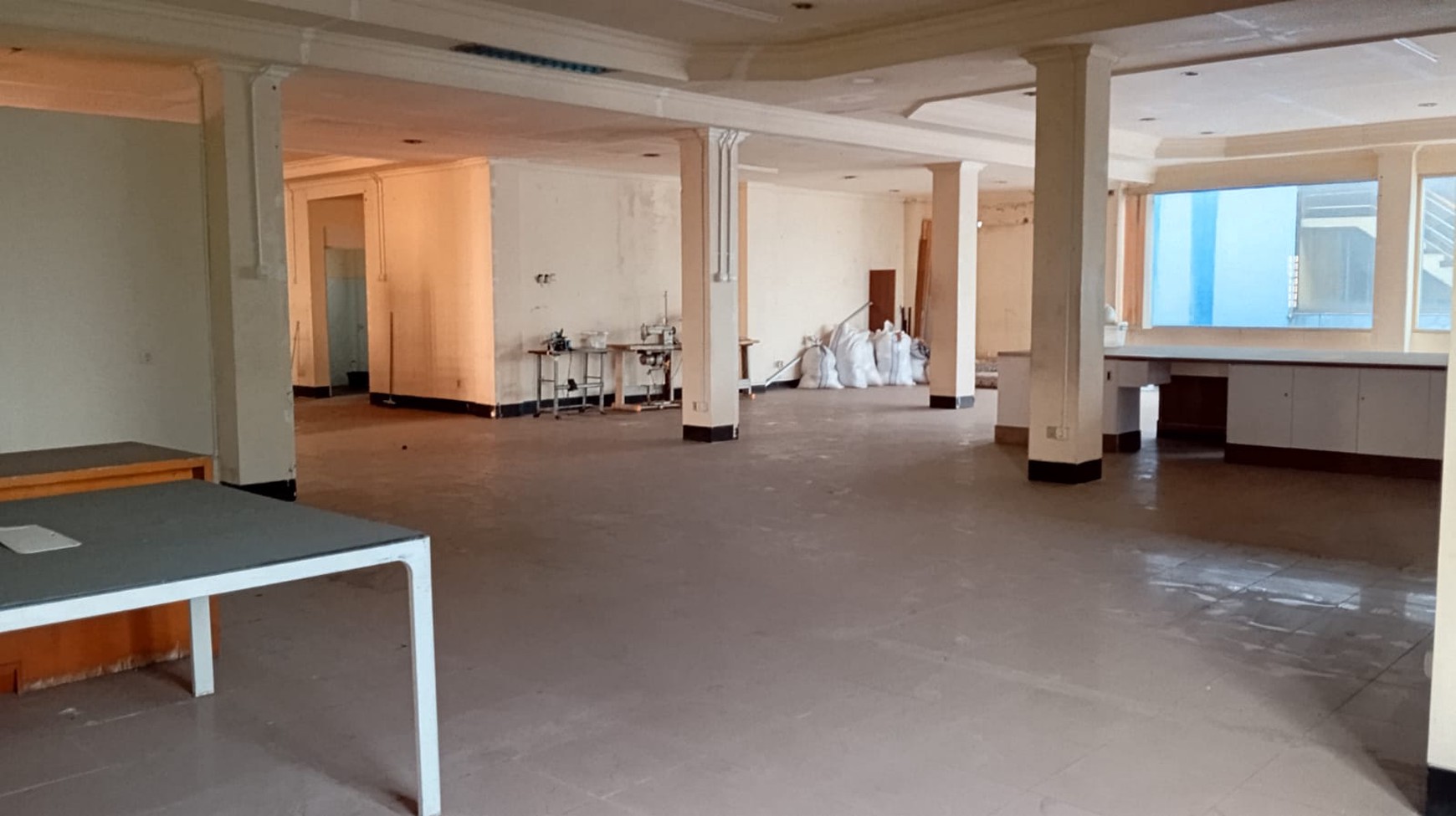 Gedung Perkantoran 4 Lantai di Warung Buncit Siap Pakai