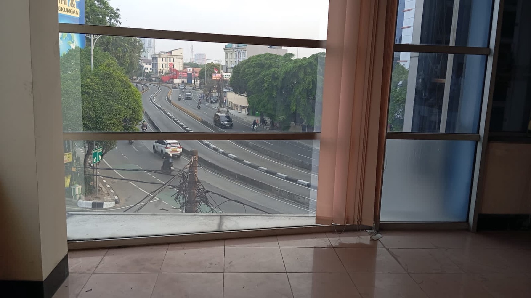 Gedung Perkantoran 4 Lantai di Warung Buncit Siap Pakai