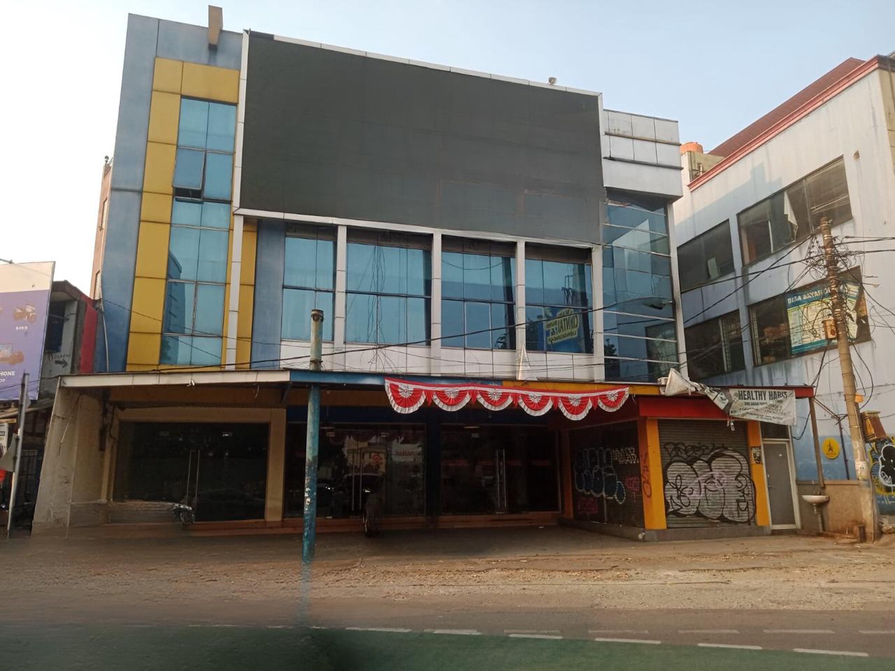 Gedung Perkantoran 4 Lantai di Warung Buncit Siap Pakai