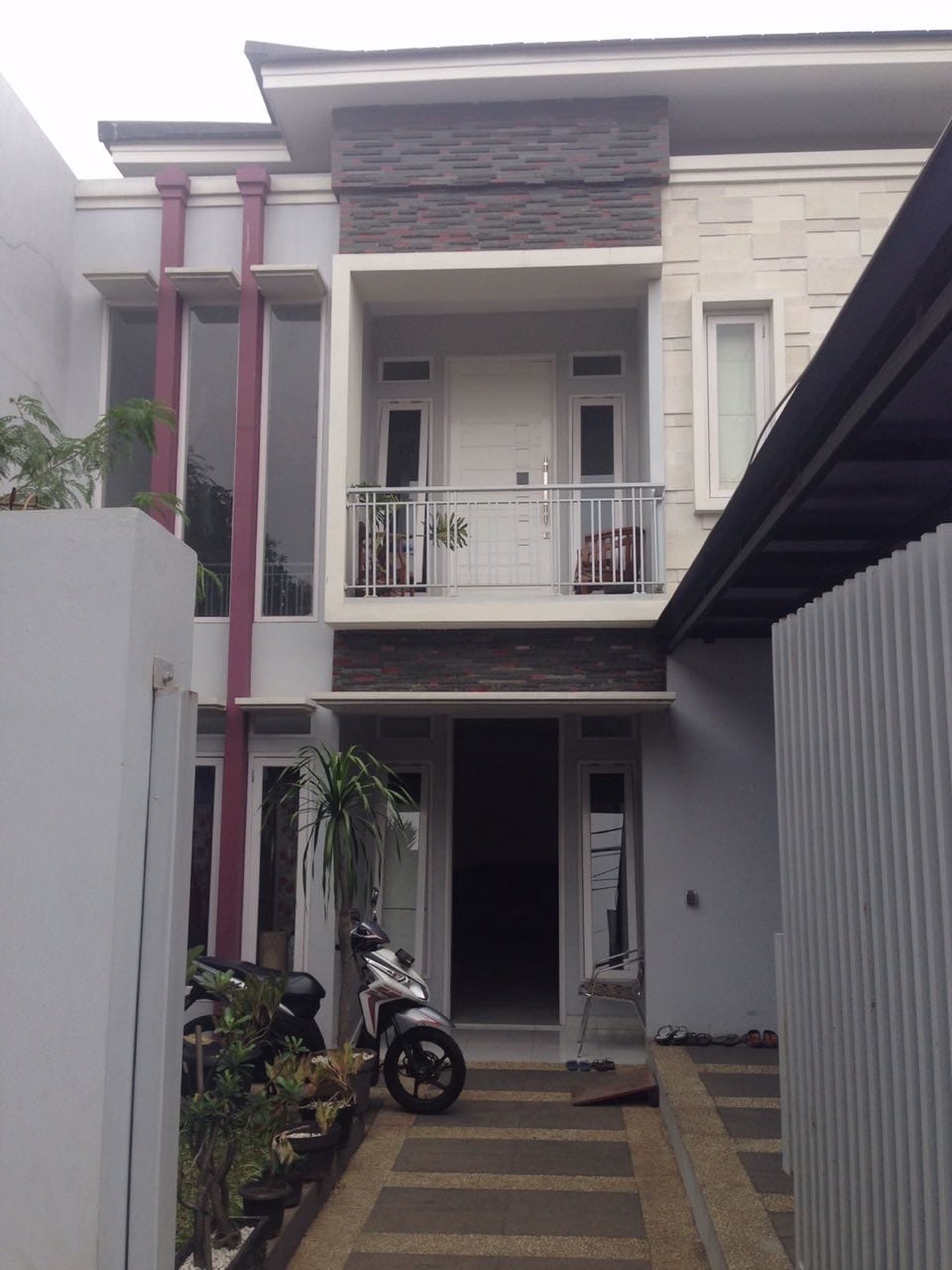 Rumah 2 Lantai, Bagus ada halaman belakang di Pondok Karya