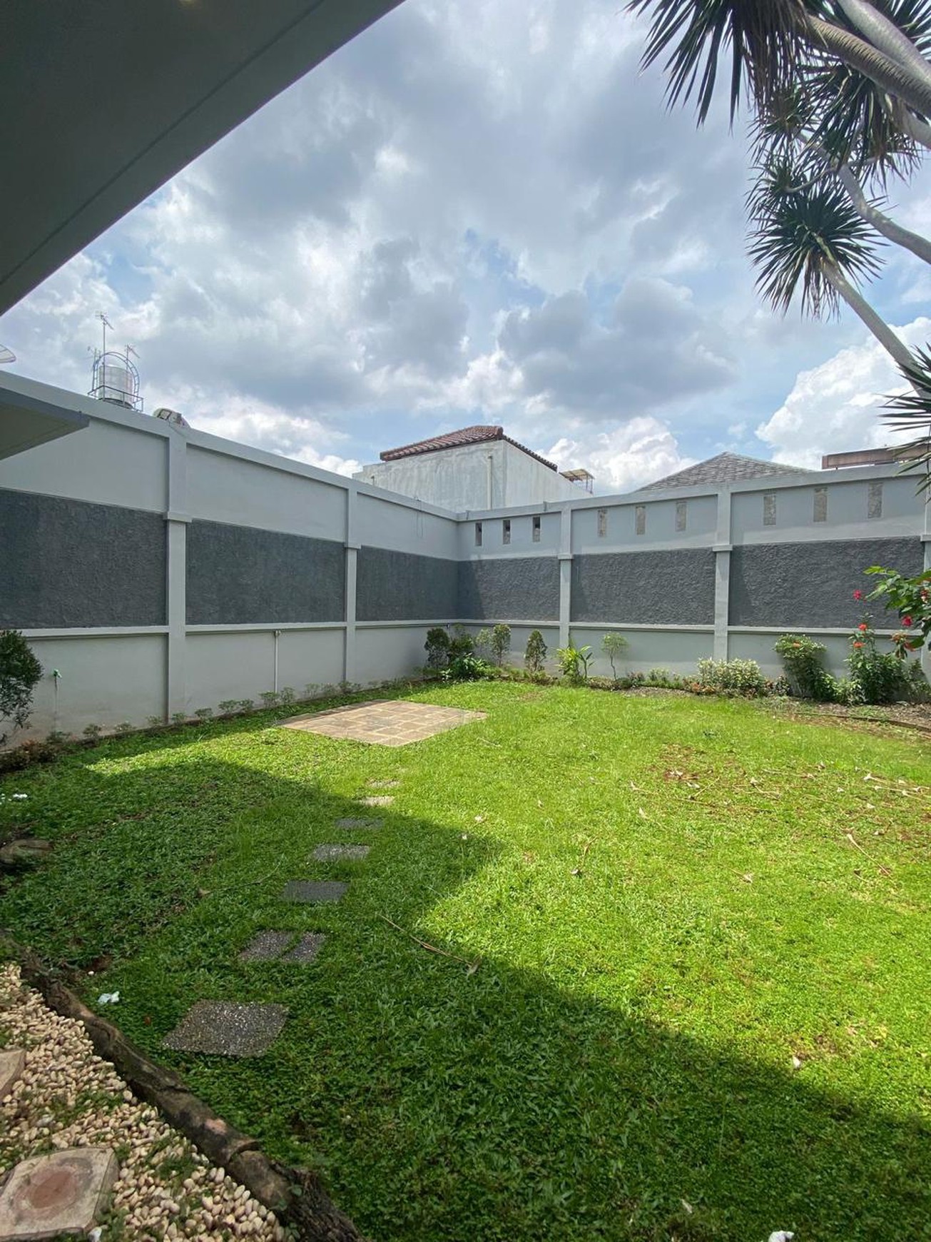 Cipete gaharu luas 497 rumah dengan halaman luas