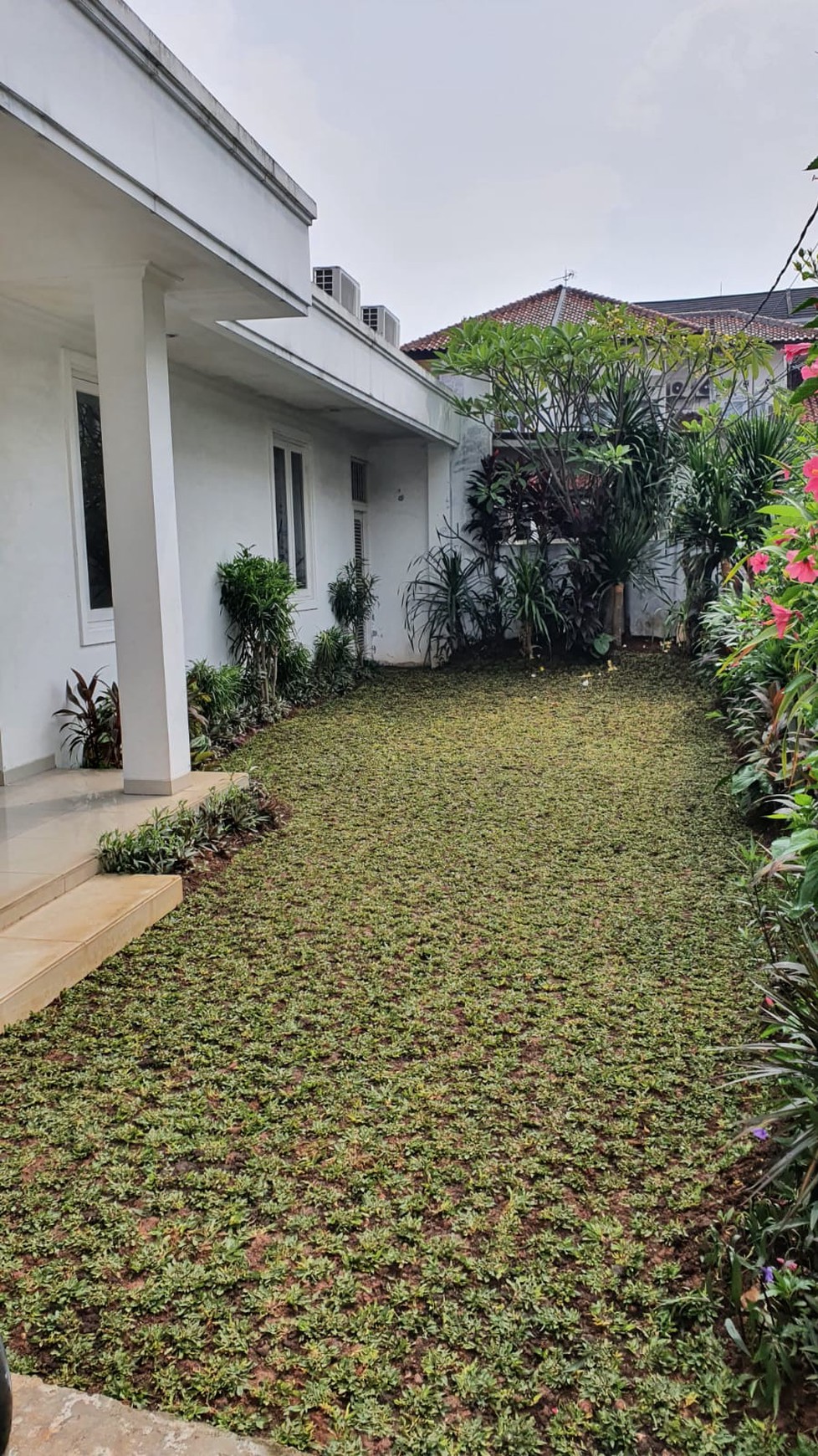 Rumah Mewah di Cipete Luas 670m2 Halaman Belakang Luas