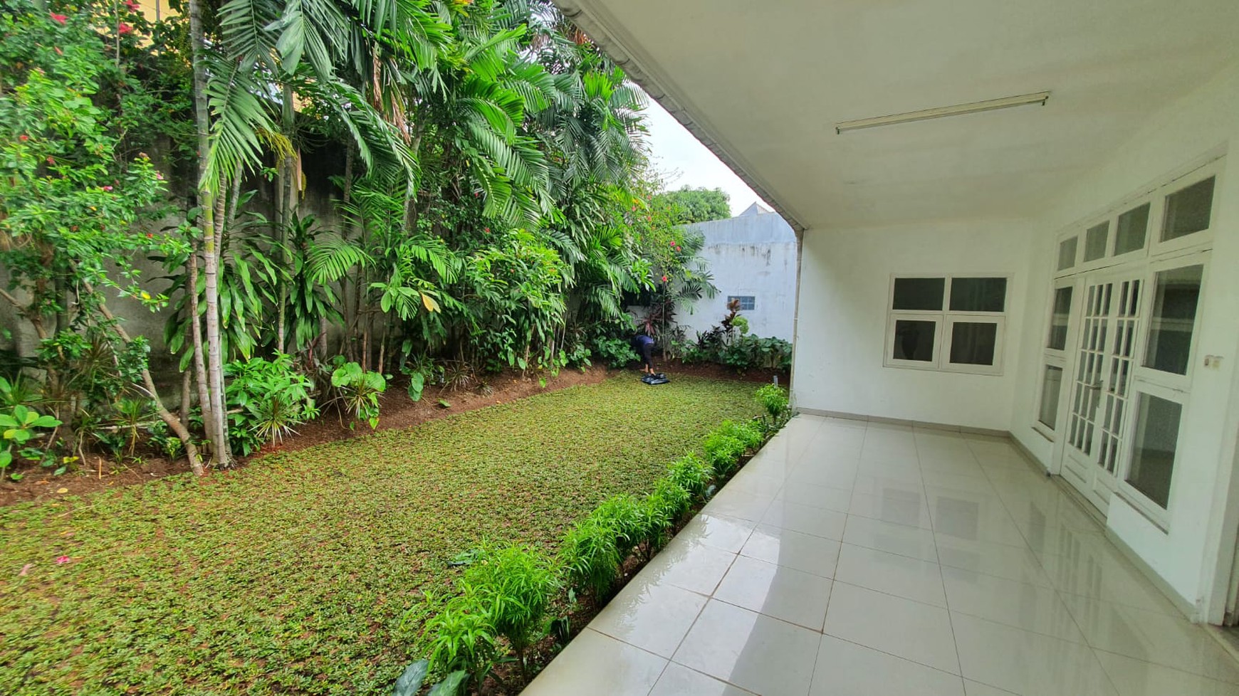 Rumah Mewah di Cipete Luas 670m2 Halaman Belakang Luas