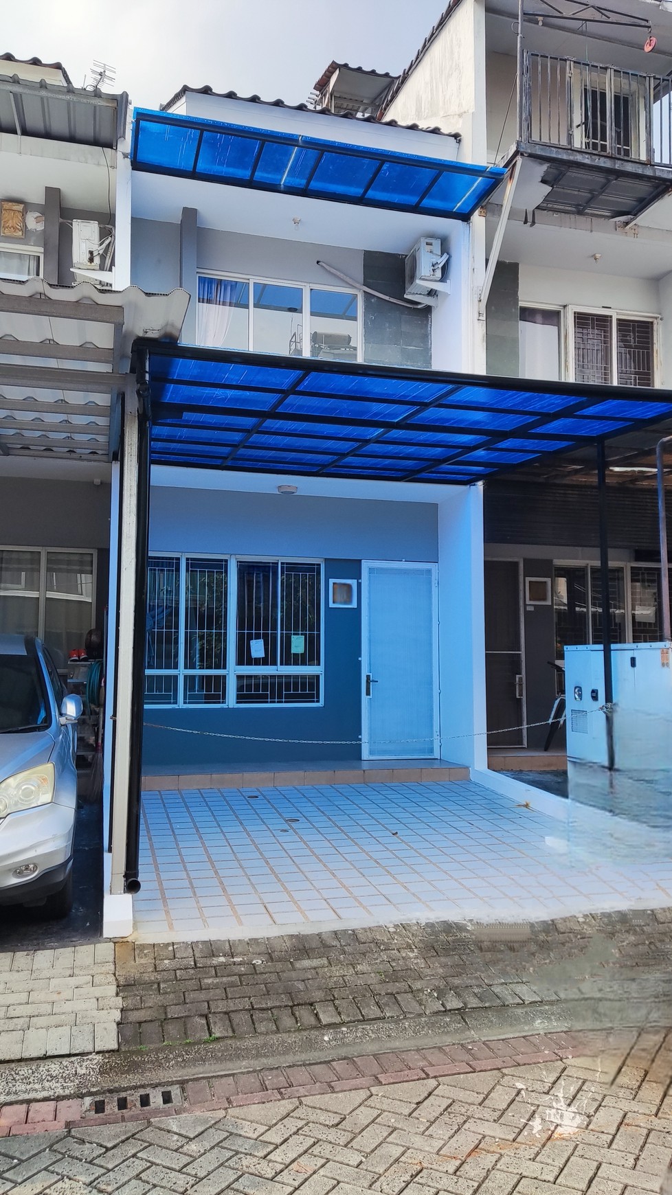 Flash Sale. Rumah bagus Residence One, Serpong