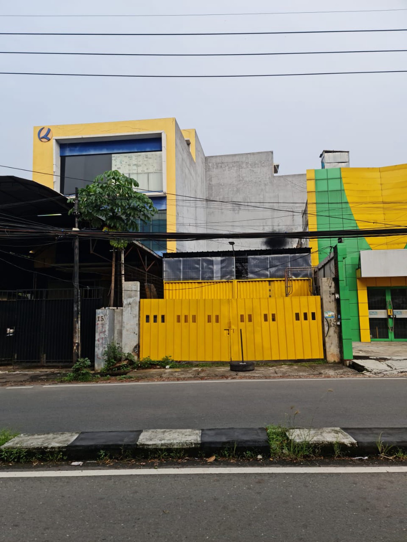Kos Kosan 15 Pintu di Pinggir Jalan Lokasi Strategis @Kebayoran Lama, Jakarta Selatan