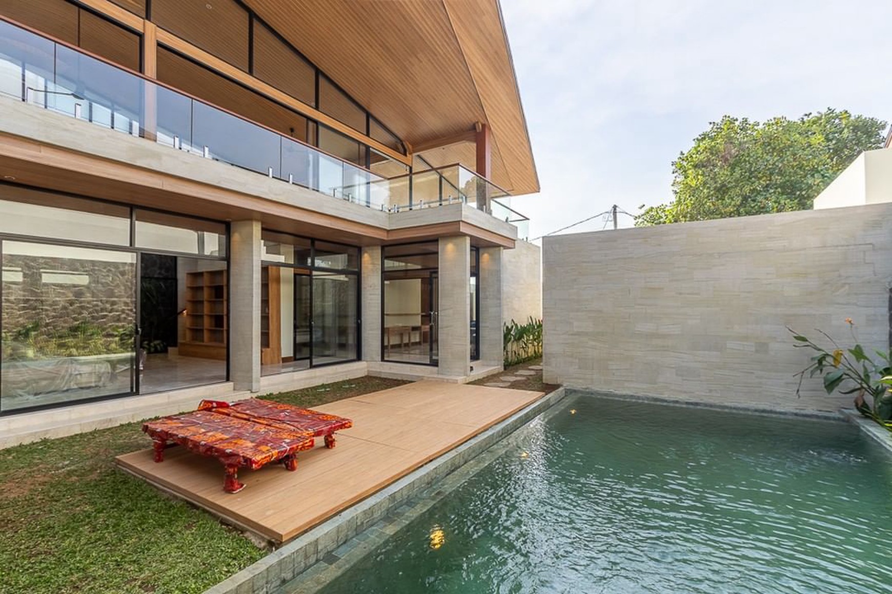 Freehold - Luxury Living in Sanur - Fully Furnished Villa Just Minutes from the Beach, Bali