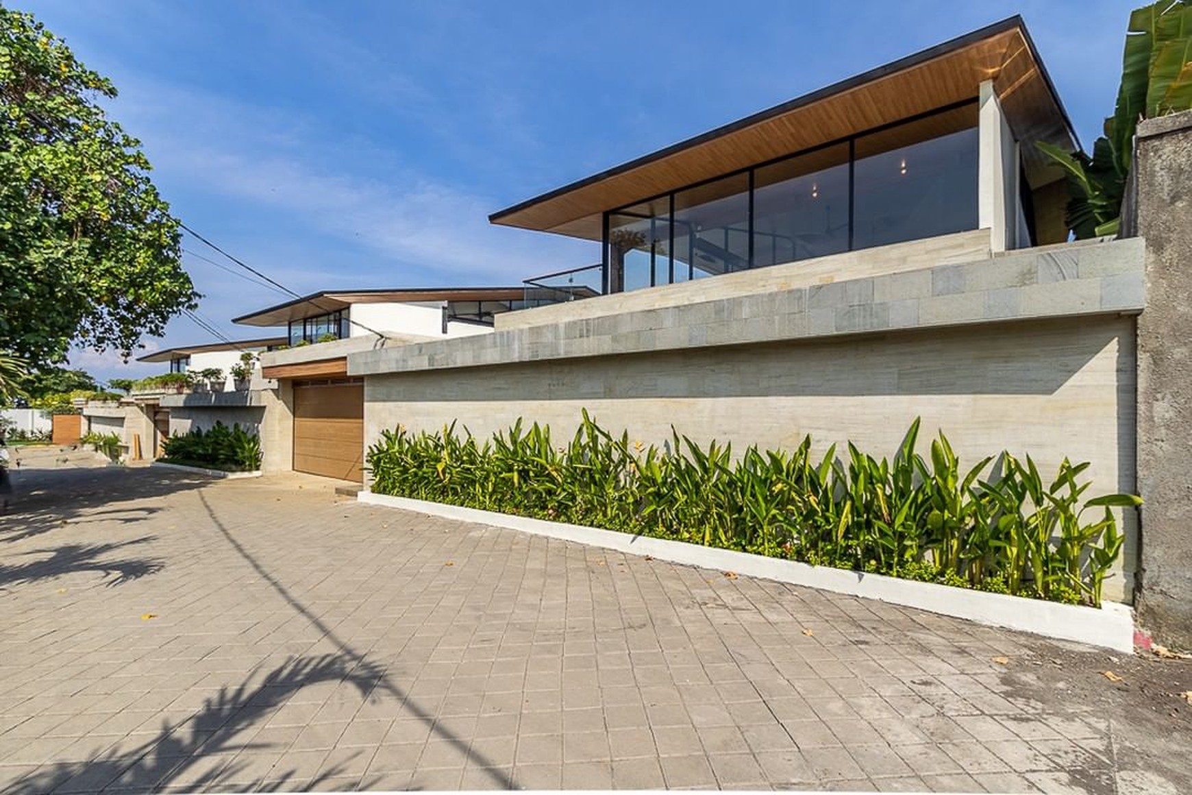 Freehold - Luxury Living in Sanur - Fully Furnished Villa Just Minutes from the Beach, Bali