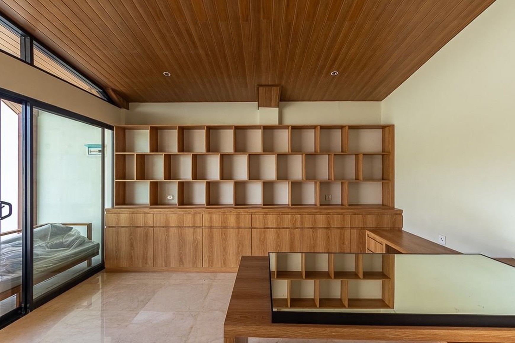 Freehold - Luxury Living in Sanur - Fully Furnished Villa Just Minutes from the Beach, Bali