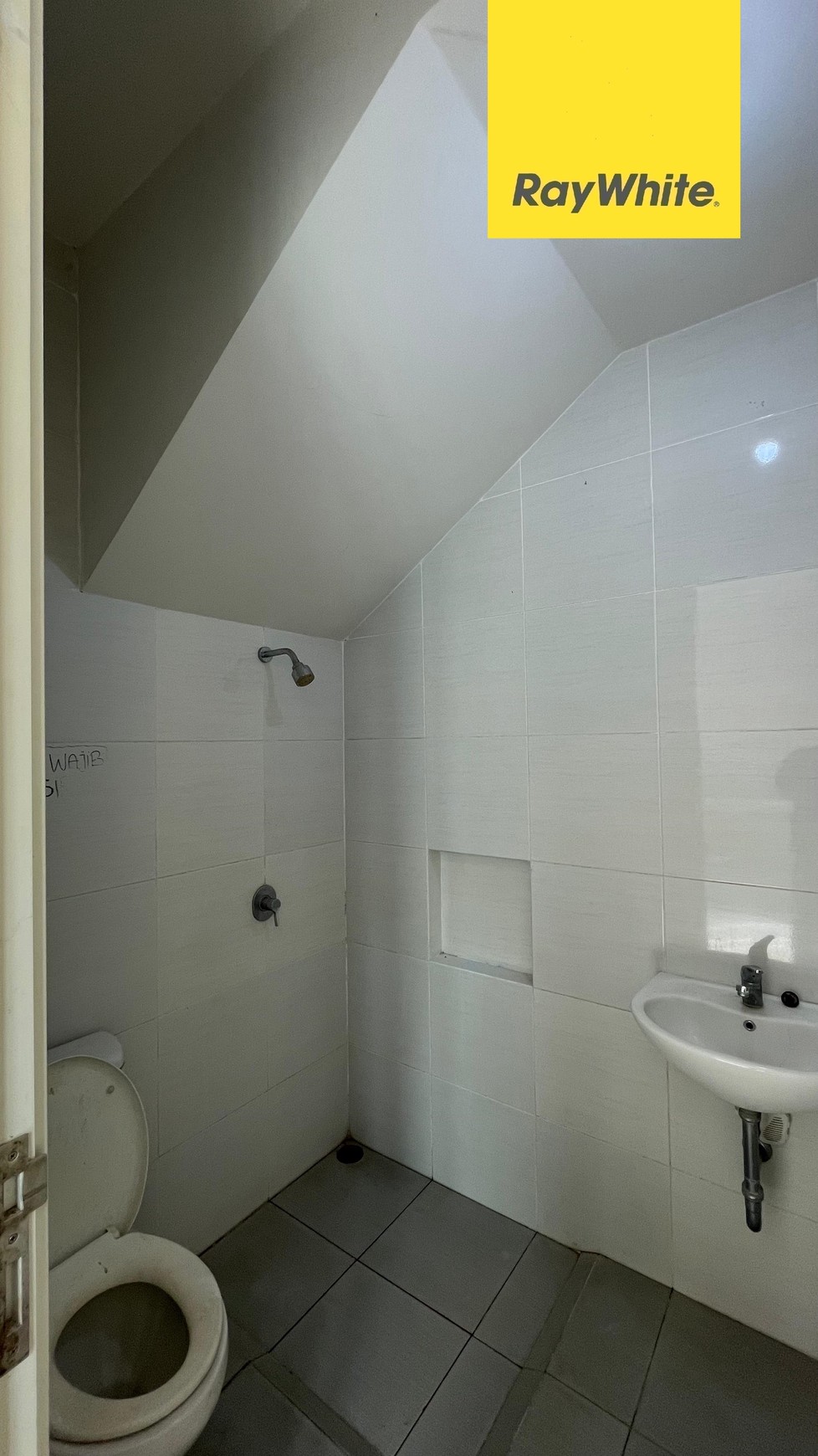 Dijual Rumah Siap Huni Di Grand Harvest Surabaya
