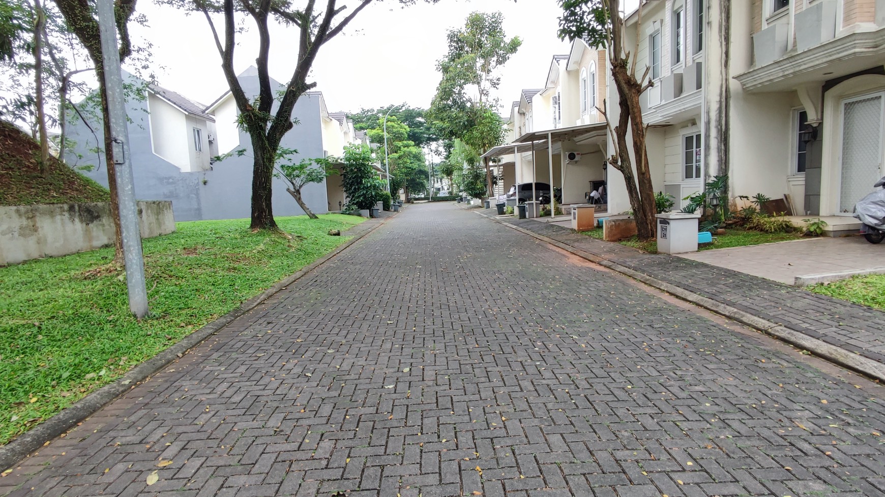 Murah. Kavling hook di Vanya Park Azura, BSD