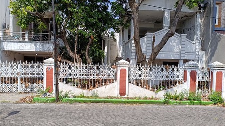 Rumah Lama Luas Rungkut Dekat Ubaya | Siap Renovasi, 4 BR, Hadap Utara, SHM