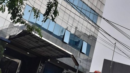 Dijual gedung  3 lantai  plus  bansment di  tanah  abang