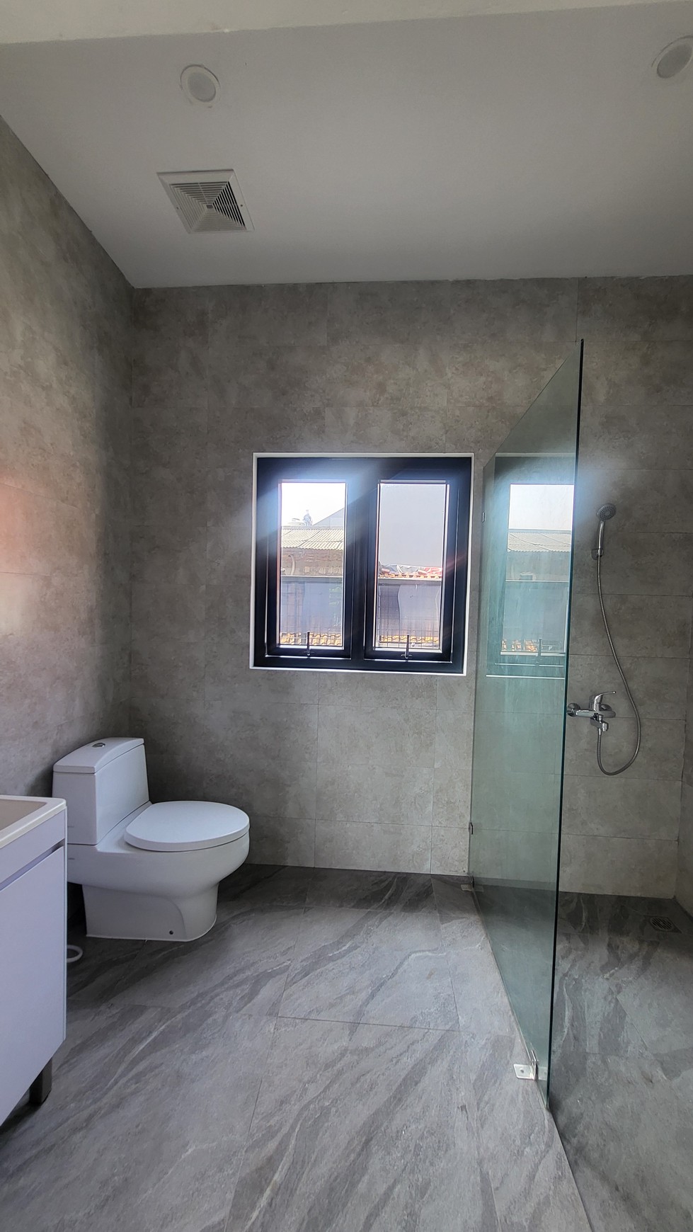 Rumah Baru 2 Lantai Siap Huni di Graha Raya Bintaro 