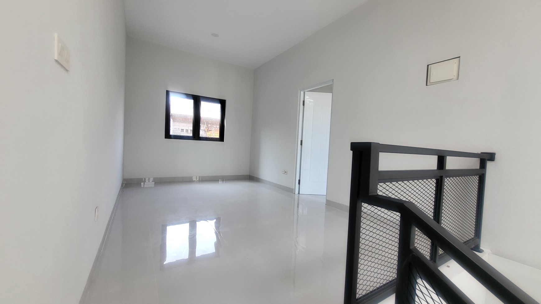 Rumah Baru 2 Lantai Siap Huni di Graha Raya Bintaro 