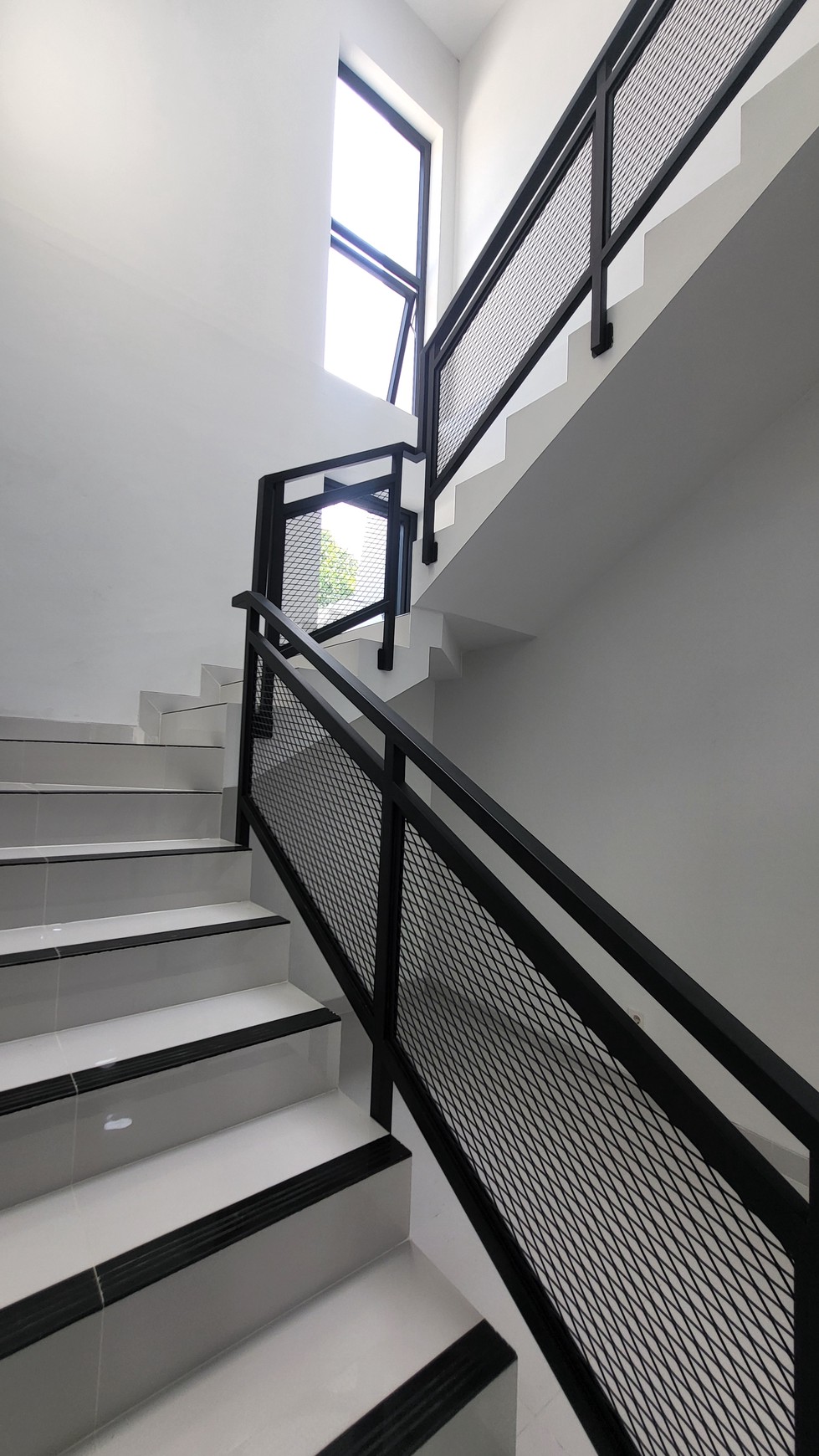 Rumah Baru 2 Lantai Siap Huni di Graha Raya Bintaro 