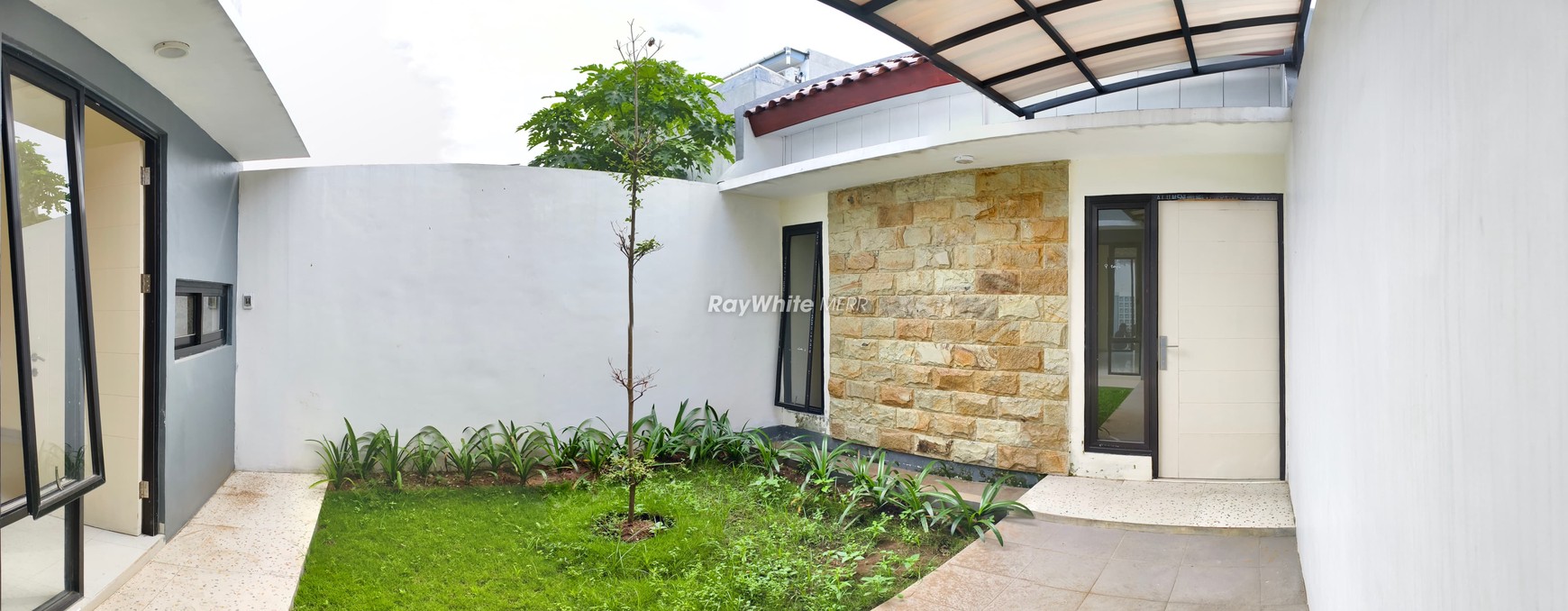 Rumah Murah 2 Lantai Dekat UPN Surabaya, Hadap Selatan!