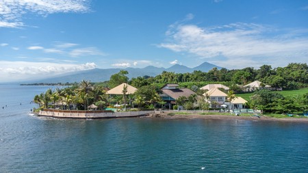 ABSOLUTE BEACHFRONT VILLA AND BOUTIQUE RESORT - NORTH BALI INVESTMENT GEM