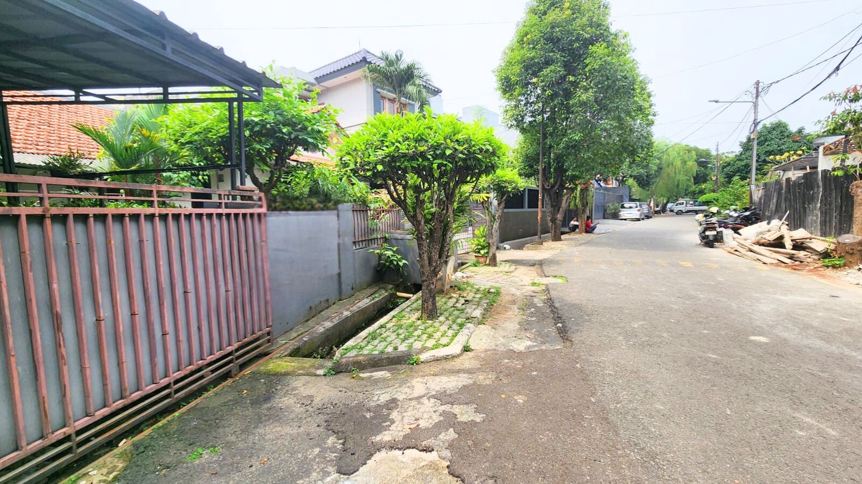 Rumah Lama sangat Asri dan Nyaman di Komplek Perdatam - Pancoran Jakarta Selatan