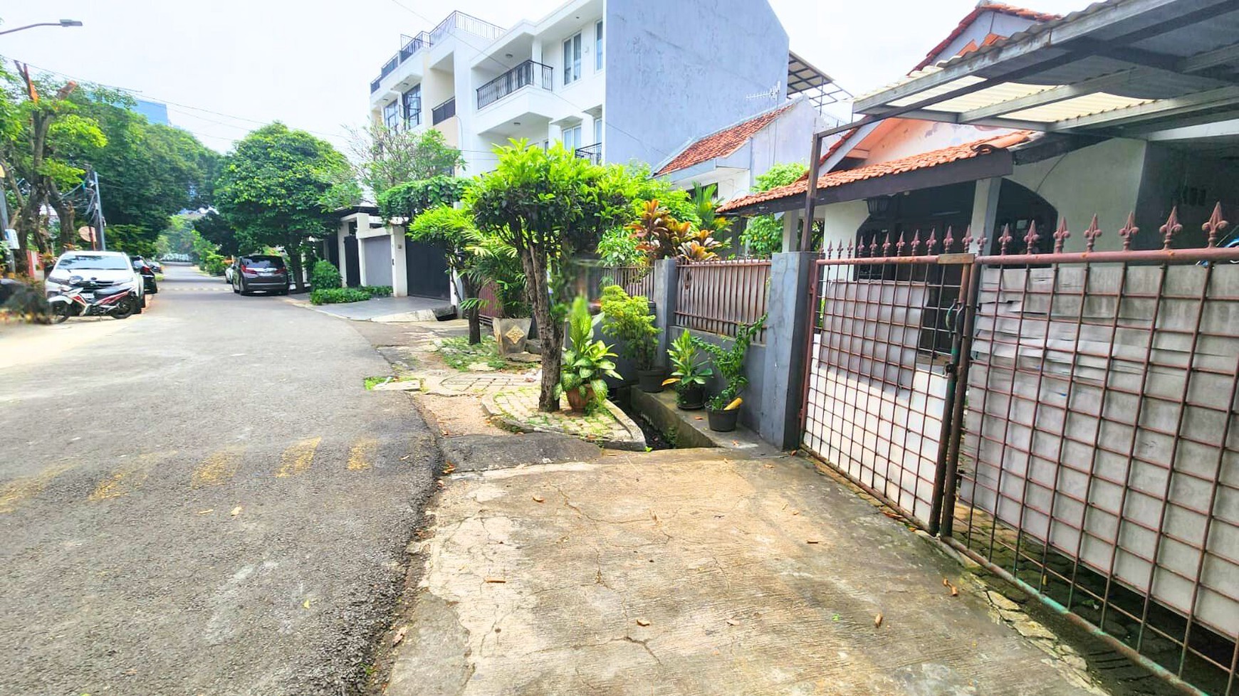 Rumah Lama sangat Asri dan Nyaman di Komplek Perdatam - Pancoran Jakarta Selatan