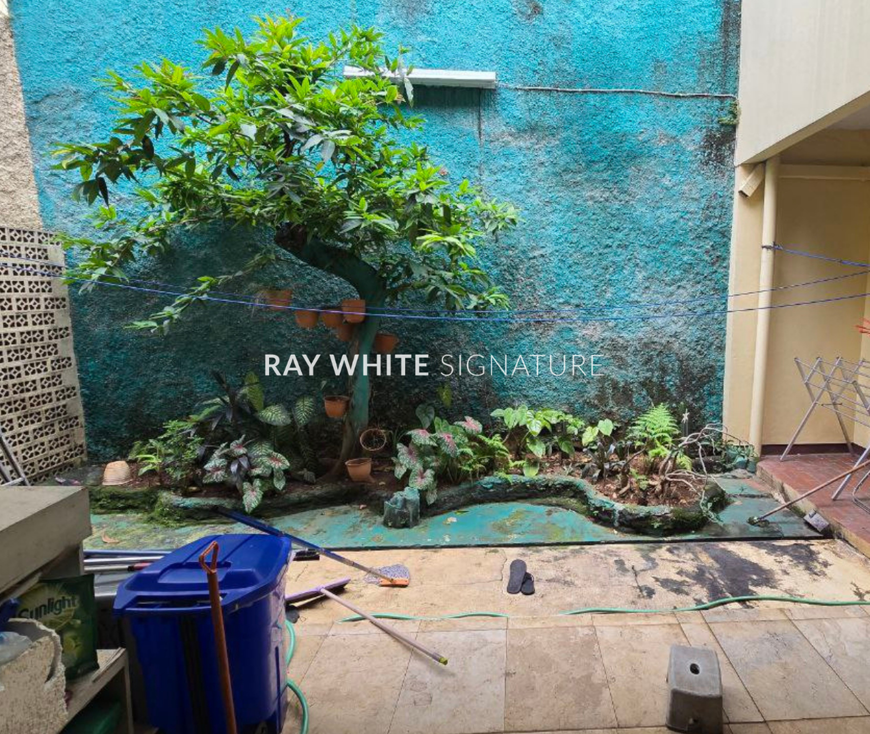 Dijual Rumah lama Depan Taman Area Prime di Kebayoran Baru