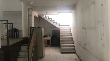 Hunian Lama Rungkut Dekat Kampus - 4 Kamar, Luas, SHM, Hadap Utara