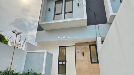 Rumah 2 Lantai di Gunung Anyar Emas, Hadap Selatan!