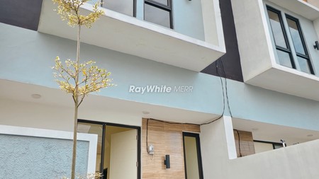 Rumah 2 Lantai di Gunung Anyar Emas, Dekat MERR!