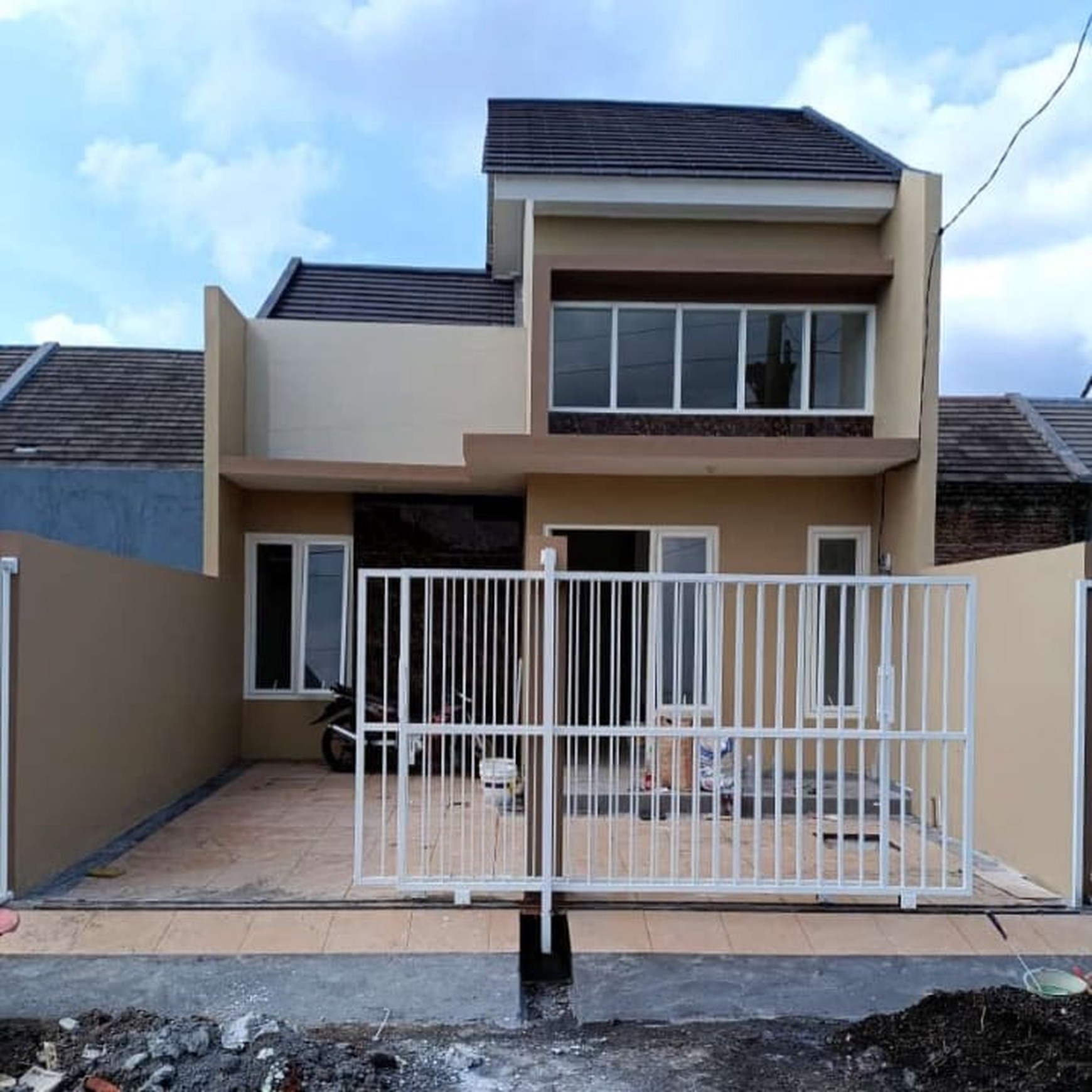 Dijual Rumah Baru Siap Huni di Rungkut Surabaya