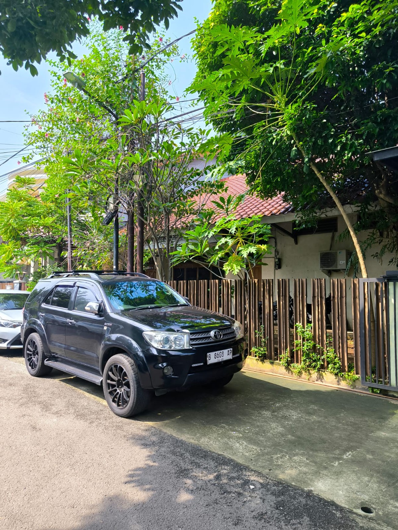 RUMAH DIJUAL JALAN PEJATEN DARMAJAYA JAKARTA SELATAN