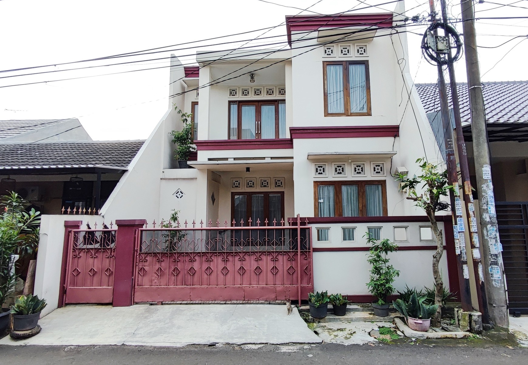 Jarang Ada. Rumah 2 lantai di Griya Loka, BSD