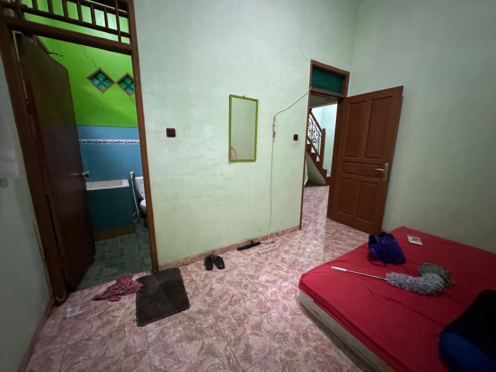 Rumah 2 Lantai, Luas, Bebas banjir, Lokasi strategis di Jagakarsa