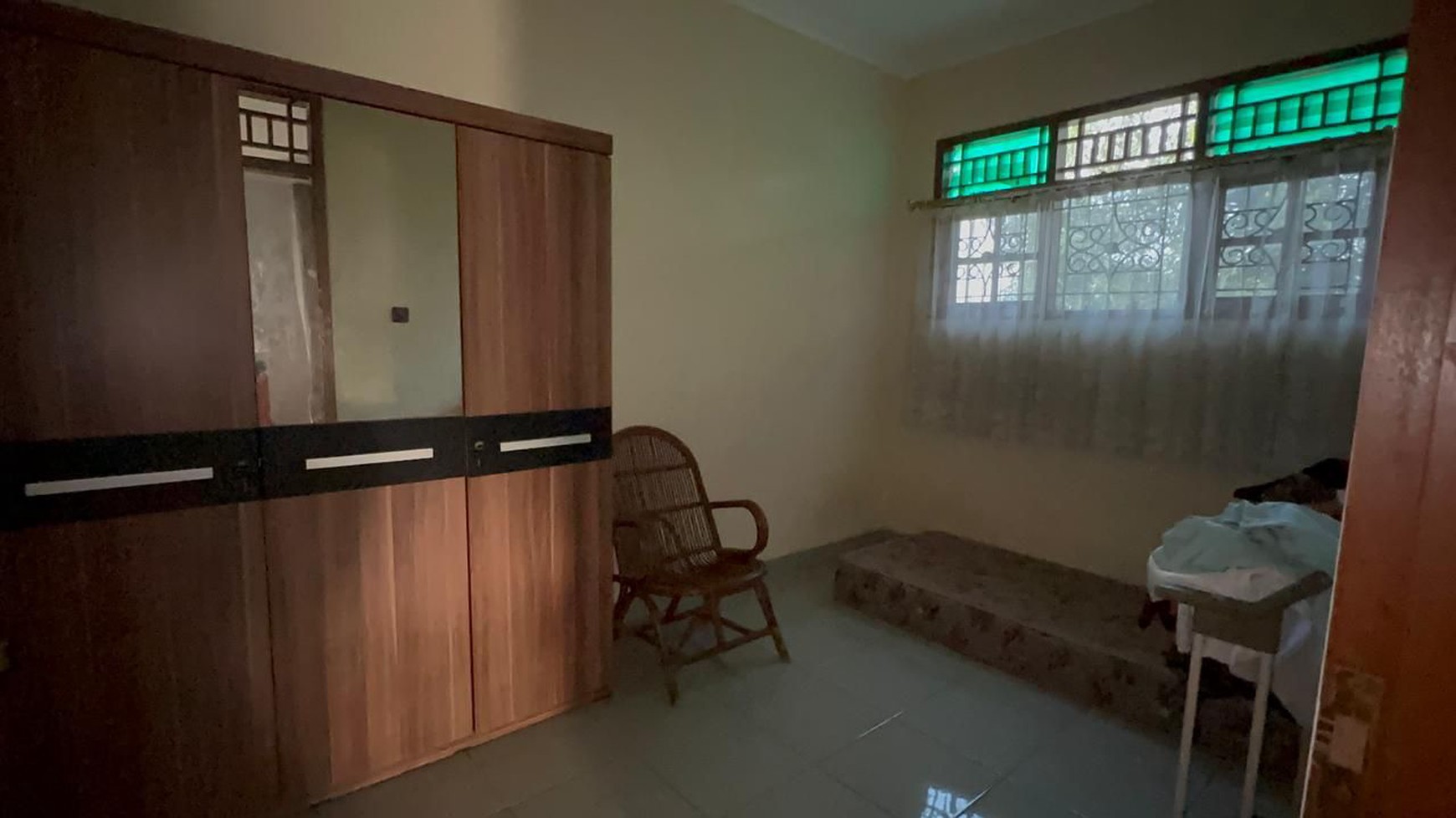 Rumah 2 Lantai, Luas, Bebas banjir, Lokasi strategis di Jagakarsa