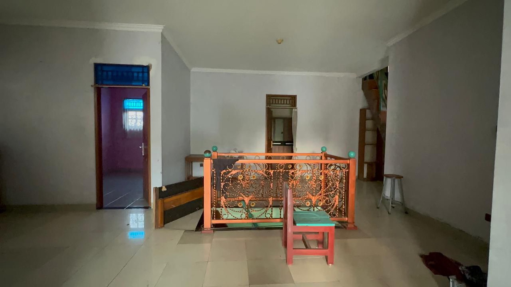 Rumah 2 Lantai, Luas, Bebas banjir, Lokasi strategis di Jagakarsa