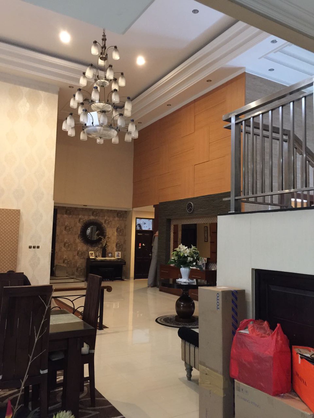 Di sewakan Rumah Mewah,Bagus sekali,halaman luas di Bintaro Jaya Sektor 2