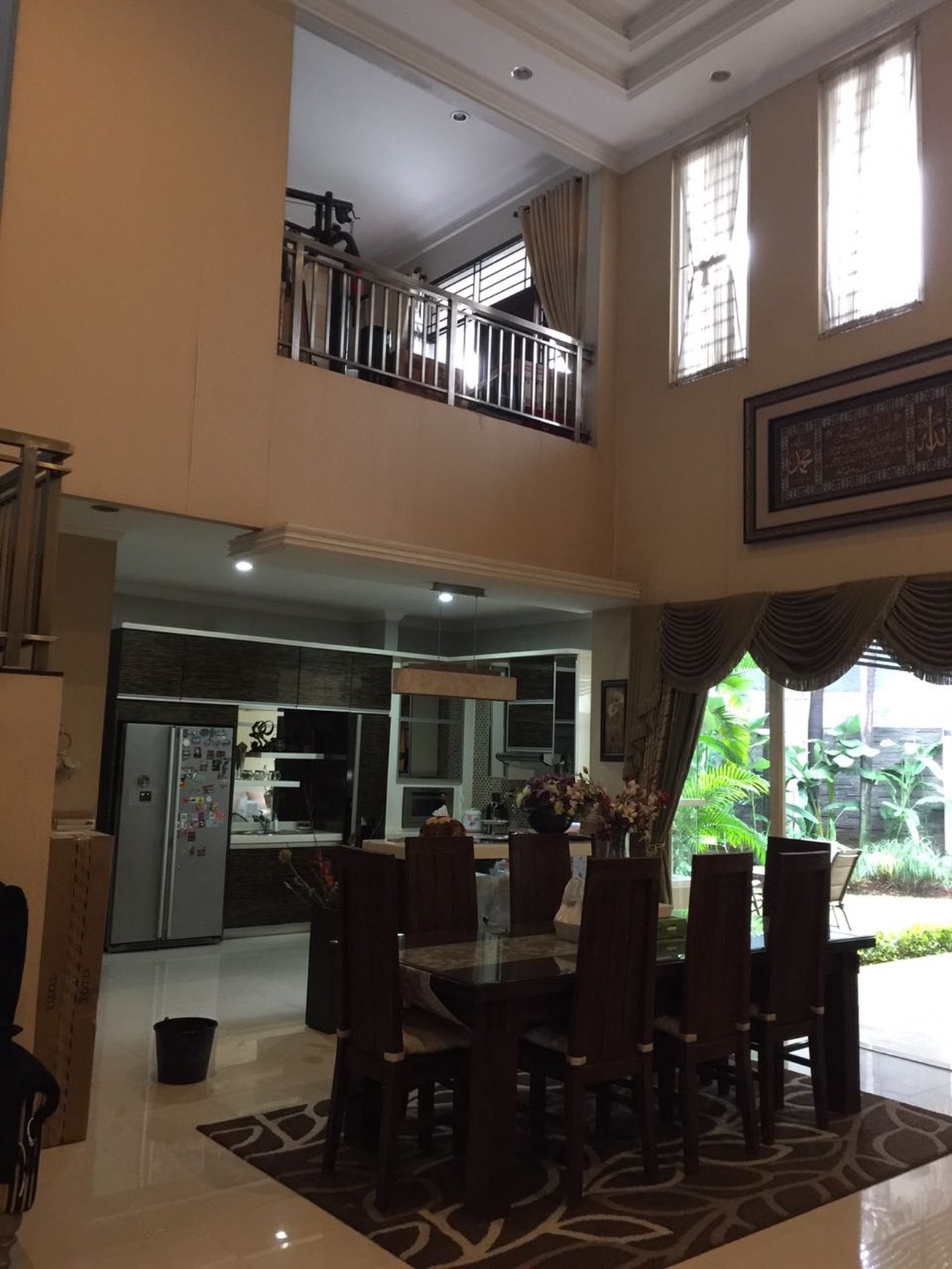 Di sewakan Rumah Mewah,Bagus sekali,halaman luas di Bintaro Jaya Sektor 2