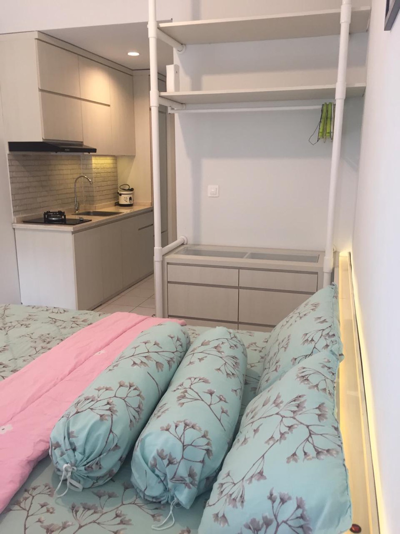 DIJUAL APARTEMEN STUDIO PATRALAND URBANO BEKASI SEBELAH STASIUN KRL BEKASI KOTA