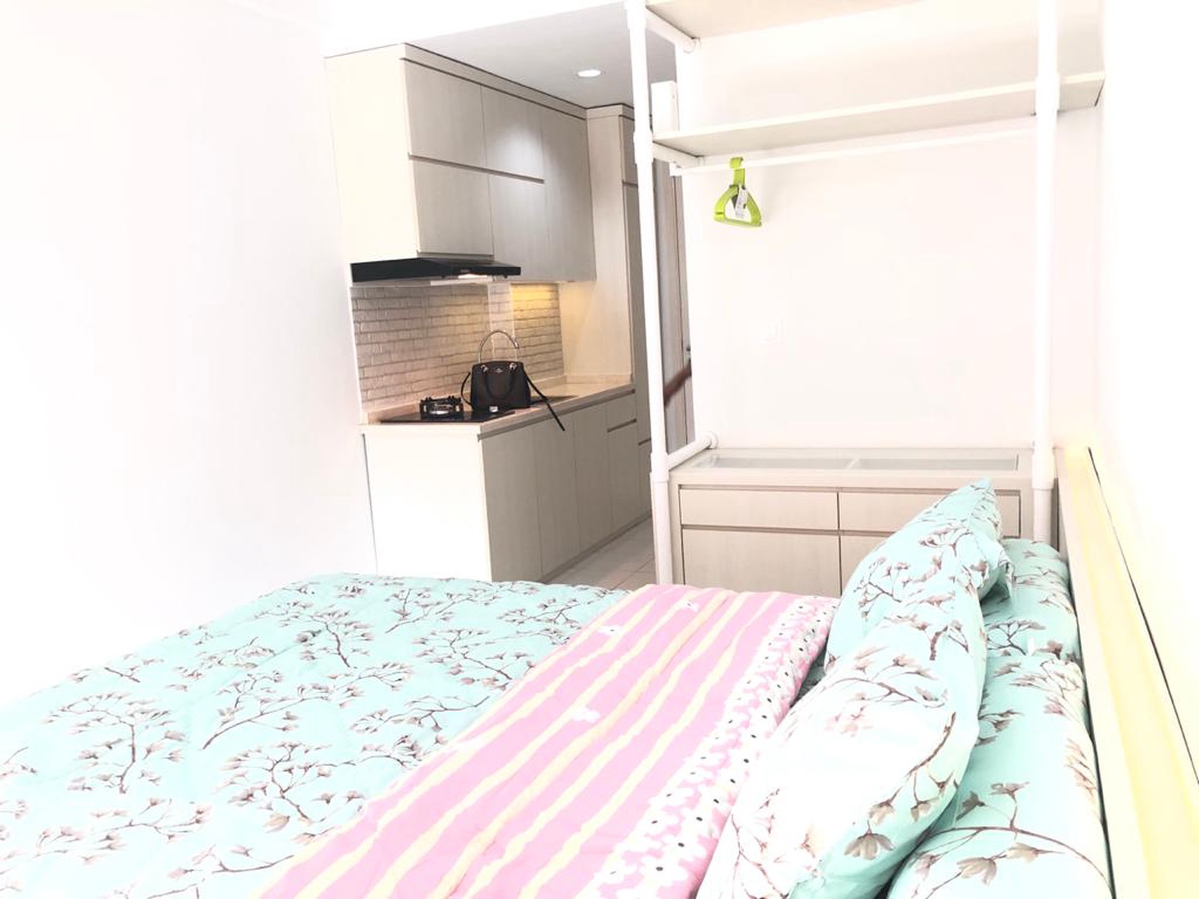 DIJUAL APARTEMEN STUDIO PATRALAND URBANO BEKASI SEBELAH STASIUN KRL BEKASI KOTA