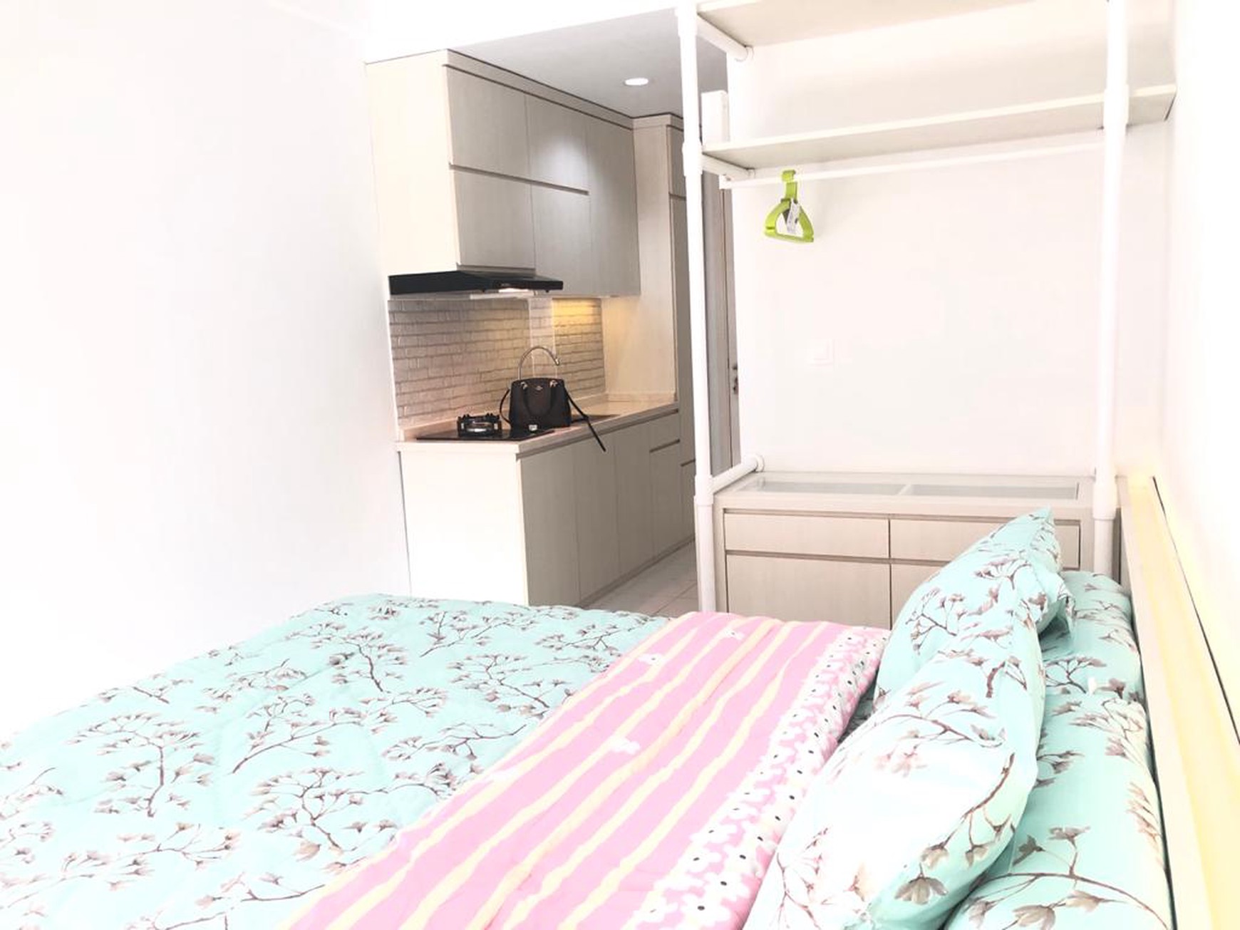 DIJUAL APARTEMEN STUDIO PATRALAND URBANO BEKASI SEBELAH STASIUN KRL BEKASI KOTA