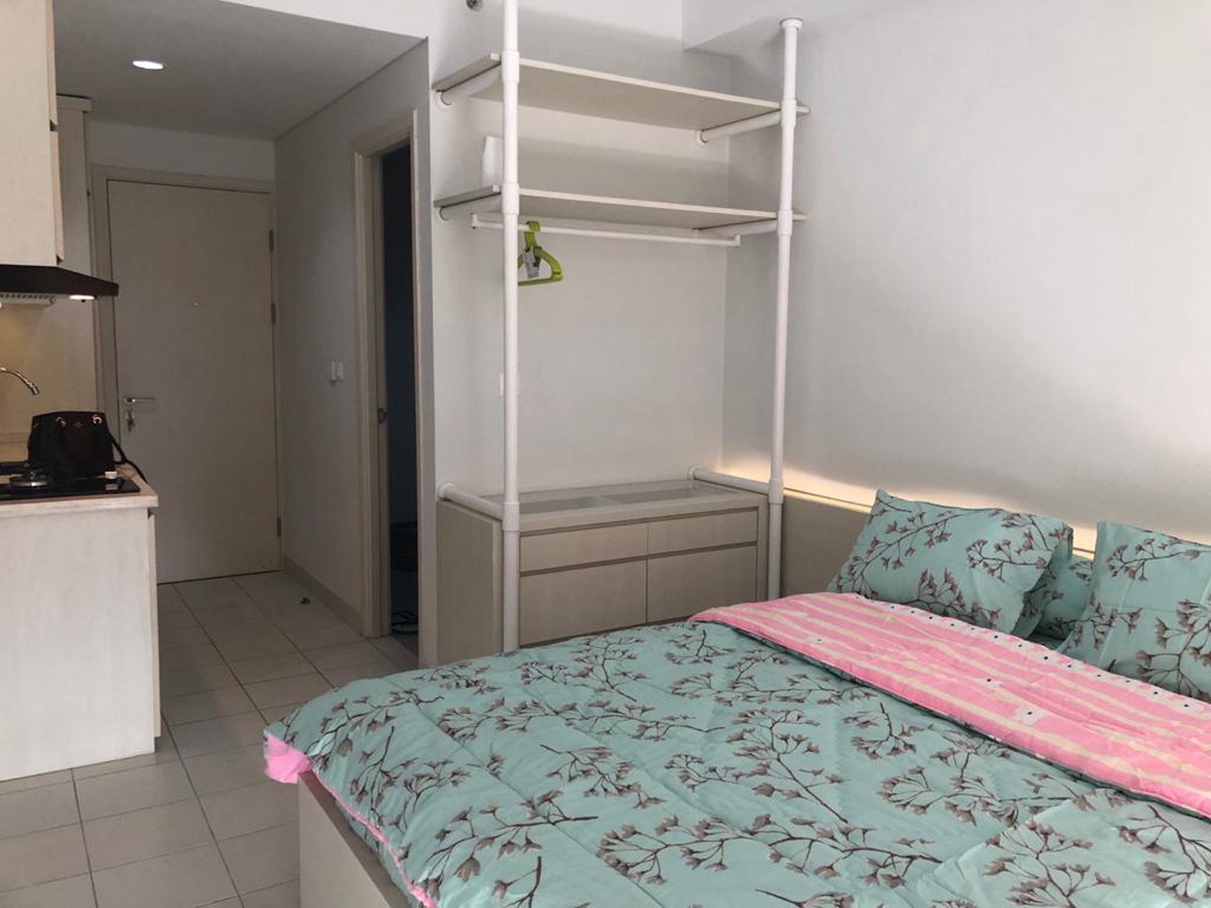 DIJUAL APARTEMEN STUDIO PATRALAND URBANO BEKASI SEBELAH STASIUN KRL BEKASI KOTA