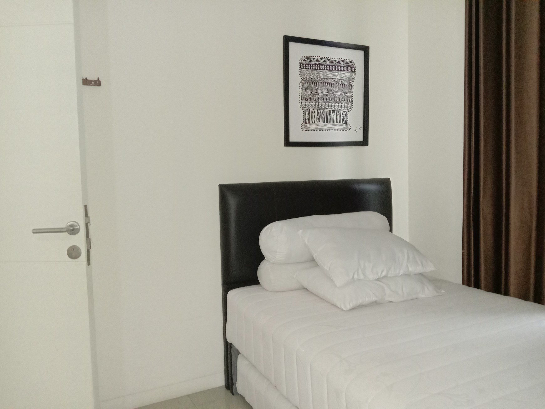 RUMAH SEMI FURNISH, DESAIN MINIMALIS DALAM PERUMAHAN PREMIUM CITRA GRAND MUTIARA