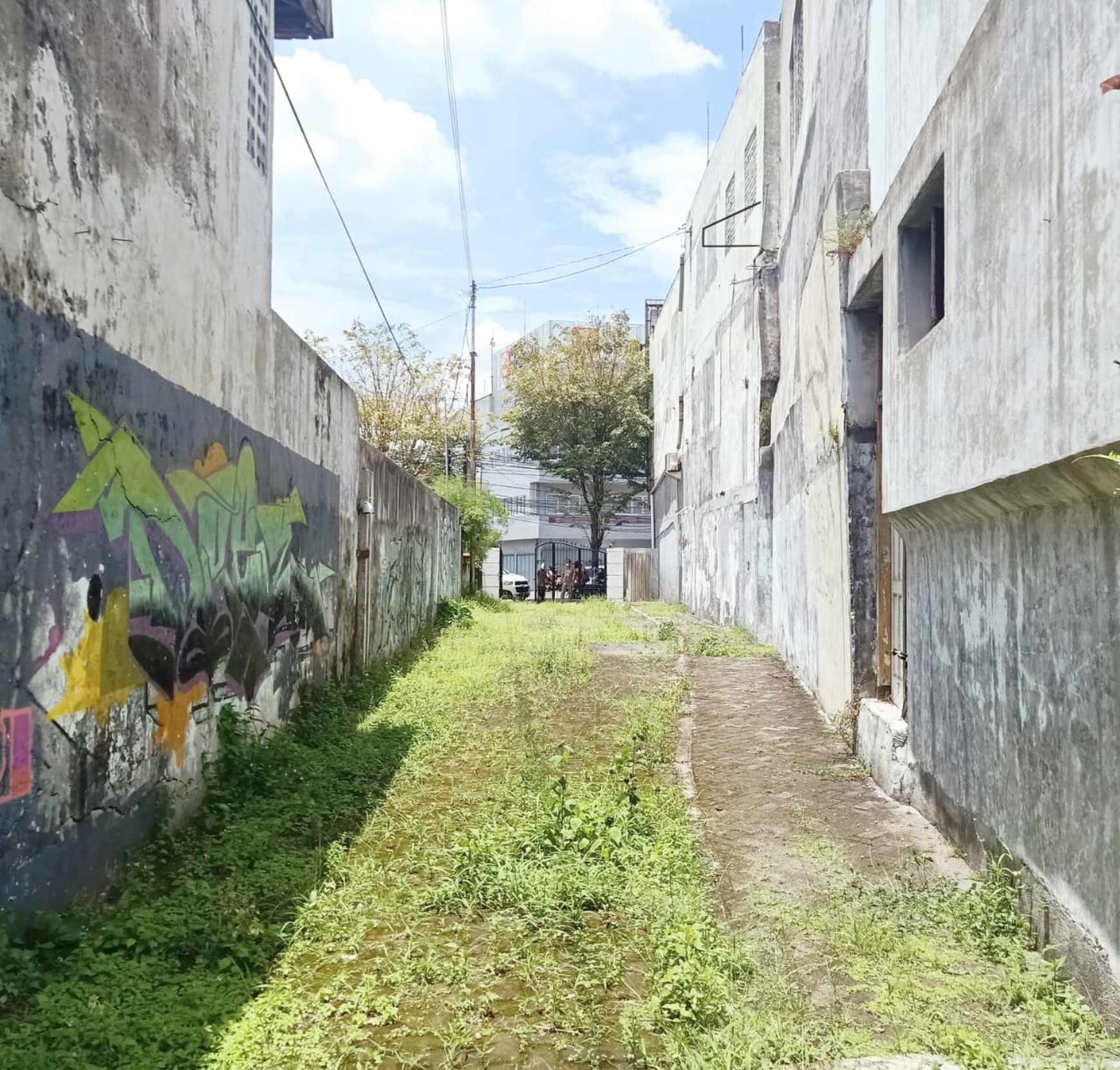 Tanah Luas di pusat bisnis Jl.Urip Sumohardjo - Yogyakarta.