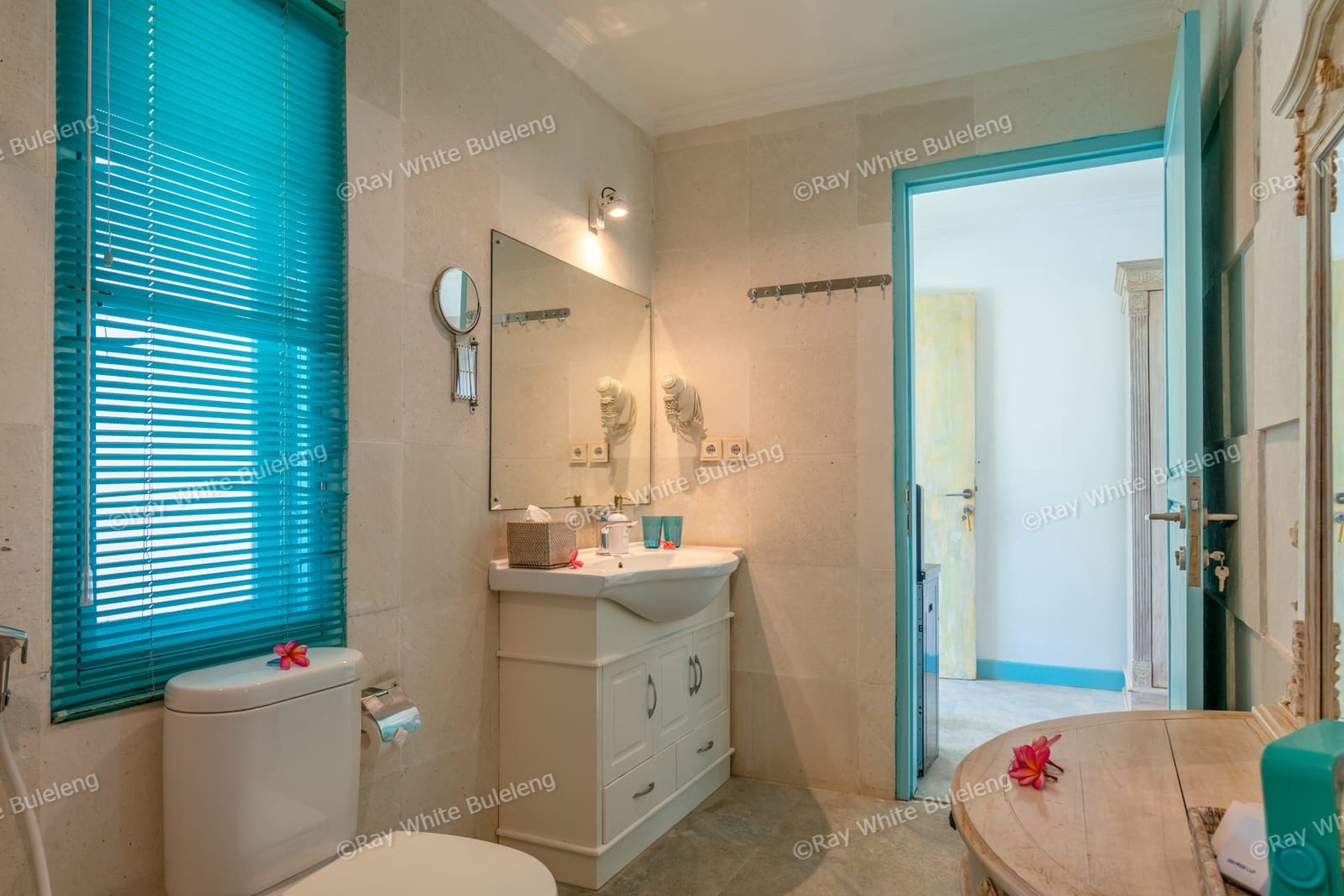 ABSOLUTE BEACHFRONT VILLA AND BOUTIQUE RESORT - NORTH BALI INVESTMENT GEM