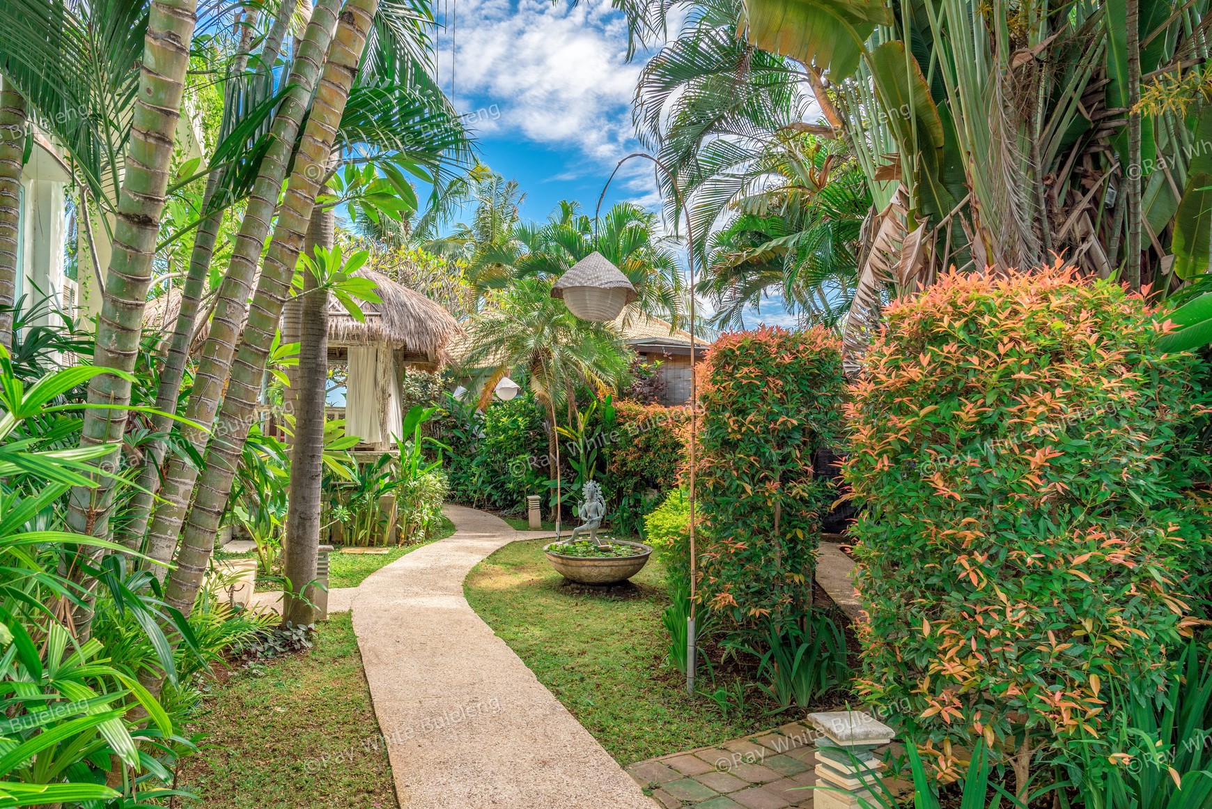 ABSOLUTE BEACHFRONT VILLA AND BOUTIQUE RESORT - NORTH BALI INVESTMENT GEM