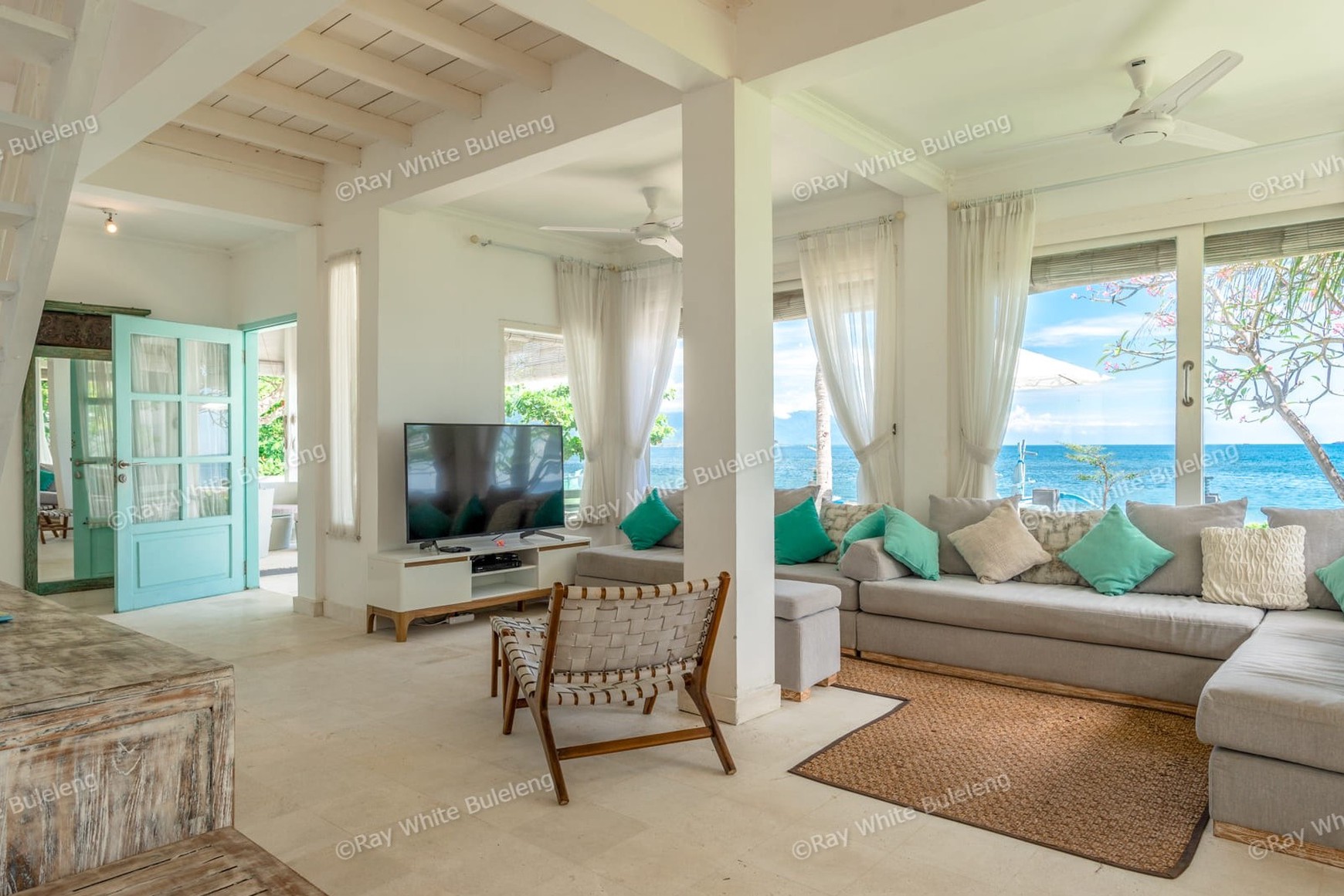 ABSOLUTE BEACHFRONT VILLA AND BOUTIQUE RESORT - NORTH BALI INVESTMENT GEM