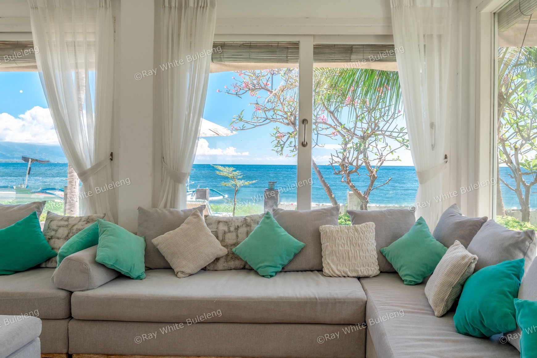 ABSOLUTE BEACHFRONT VILLA AND BOUTIQUE RESORT - NORTH BALI INVESTMENT GEM