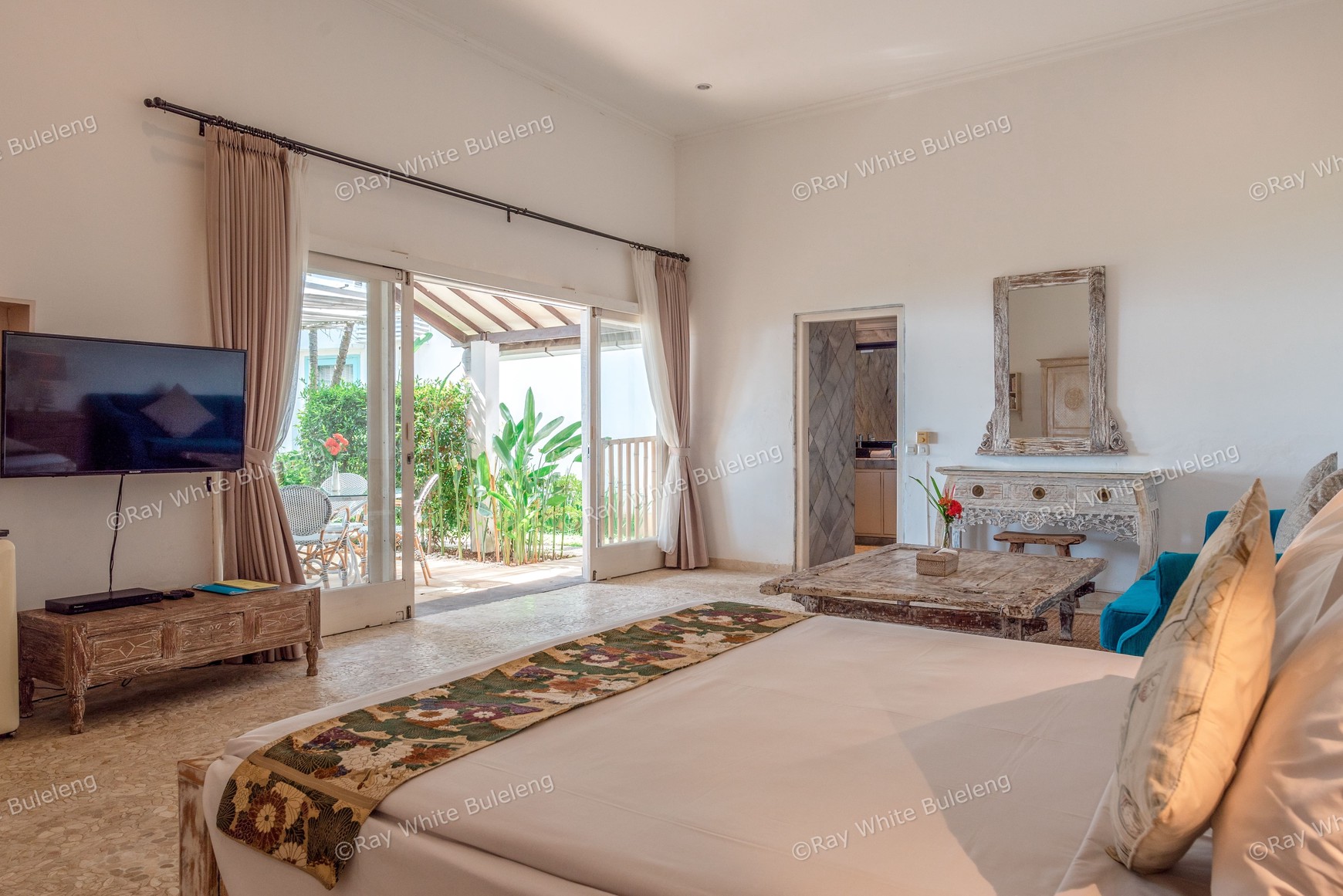 ABSOLUTE BEACHFRONT VILLA AND BOUTIQUE RESORT - NORTH BALI INVESTMENT GEM