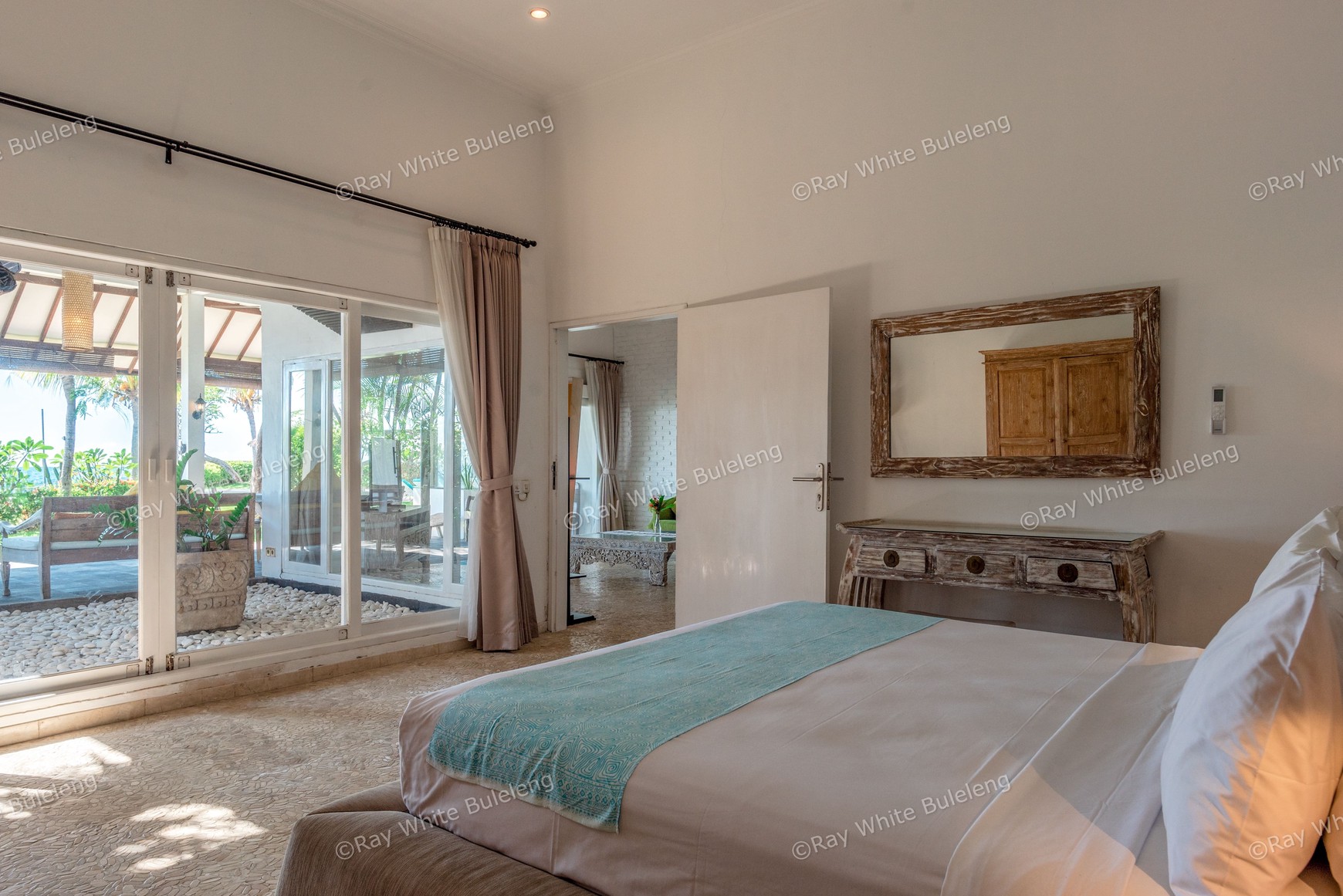 ABSOLUTE BEACHFRONT VILLA AND BOUTIQUE RESORT - NORTH BALI INVESTMENT GEM