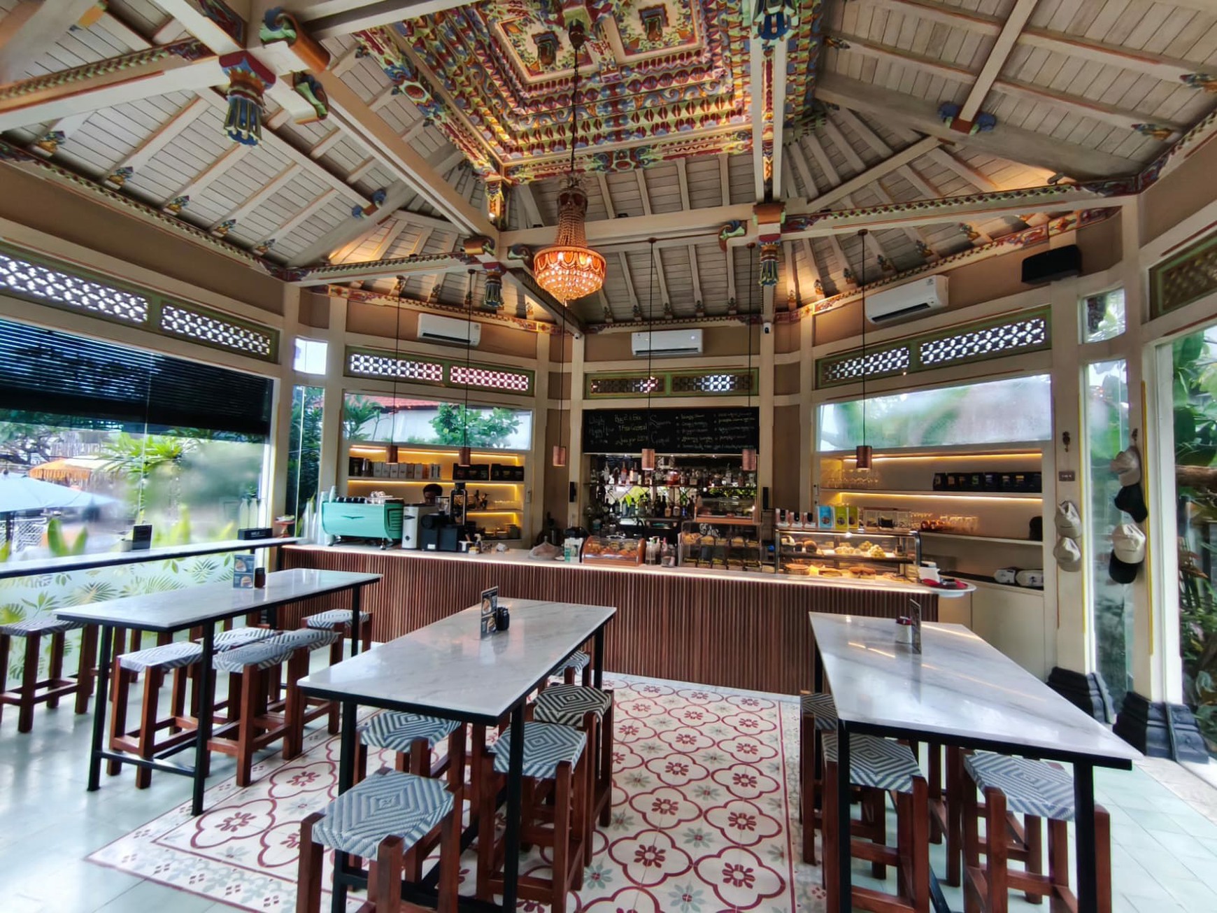 Prime Location Restaurant and Coffeeshop For Rent in Sanur