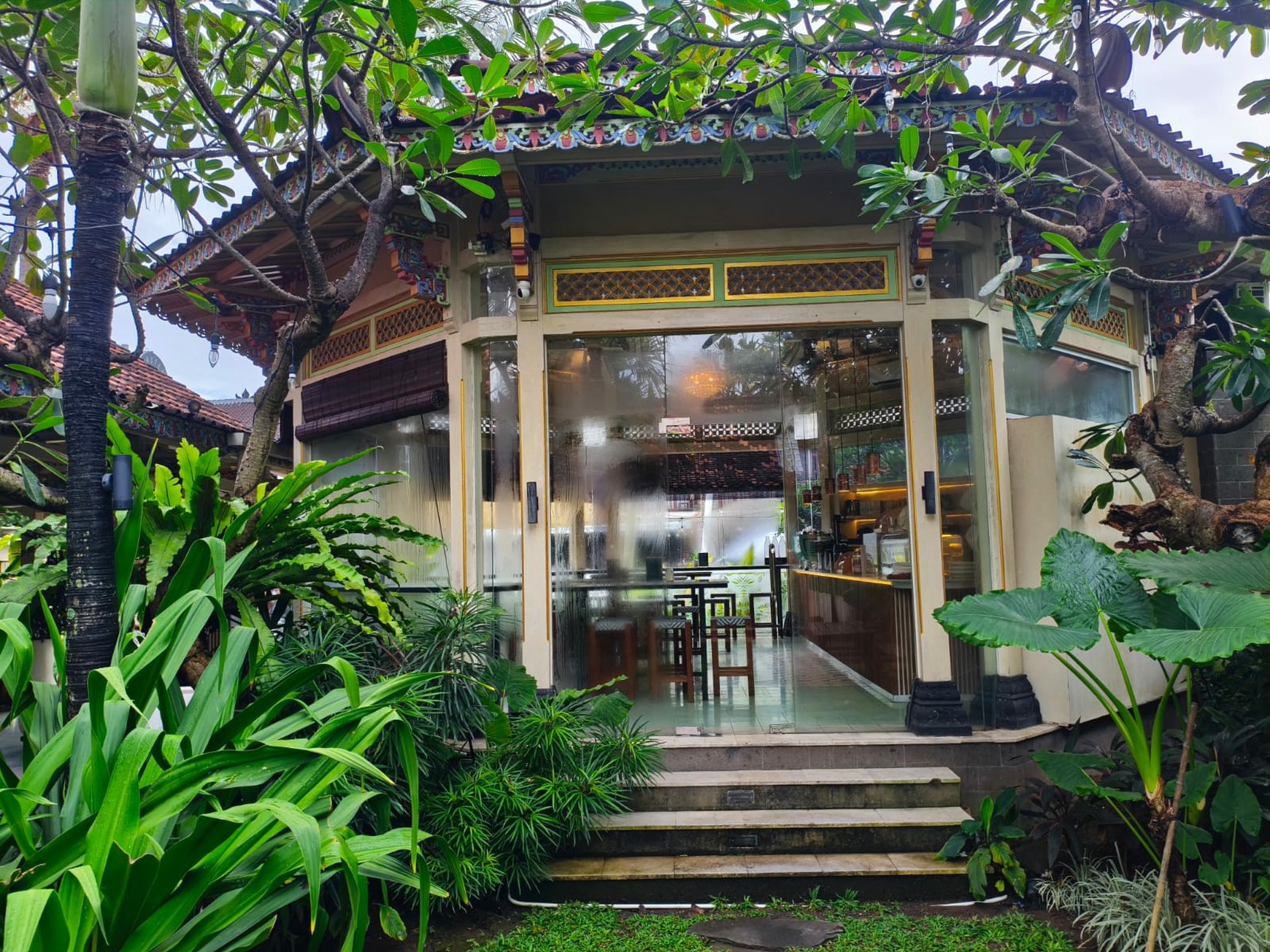 Prime Location Restaurant and Coffeeshop For Rent in Sanur