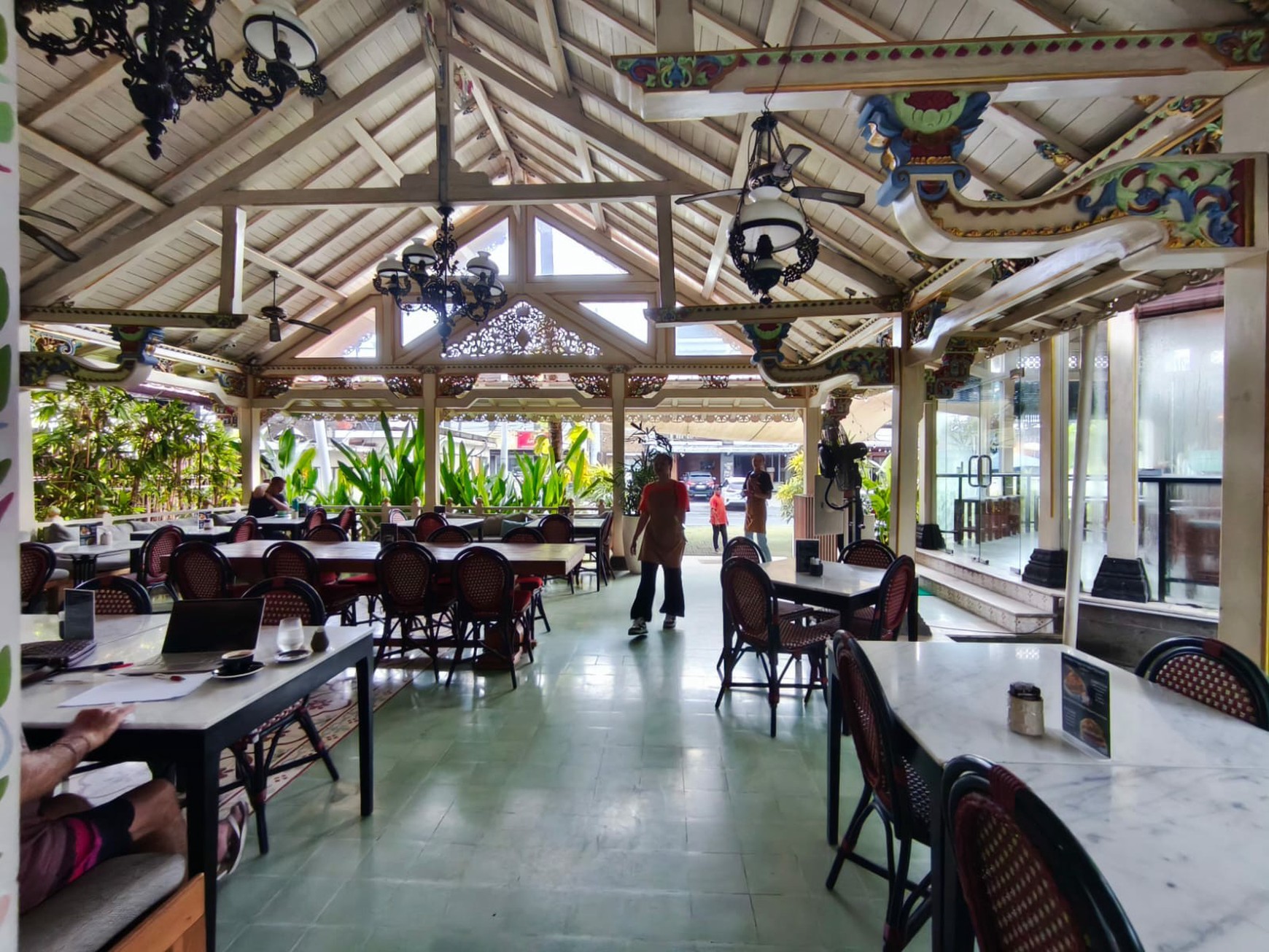 Prime Location Restaurant and Coffeeshop For Rent in Sanur